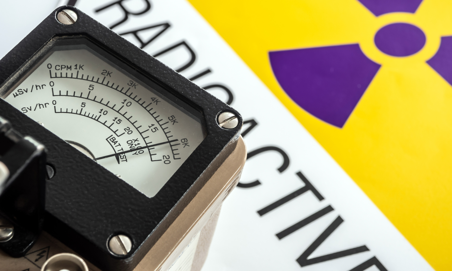 Niebezpieczne odkrycie w Dąbrowie Górniczej. To było wyrzucone na złom