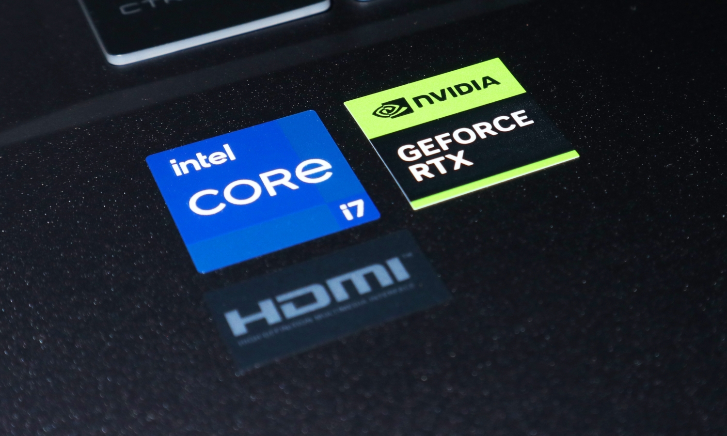 Intel Raptor Lake wiecznie żywe. Ukradkiem pojawił się nowy model