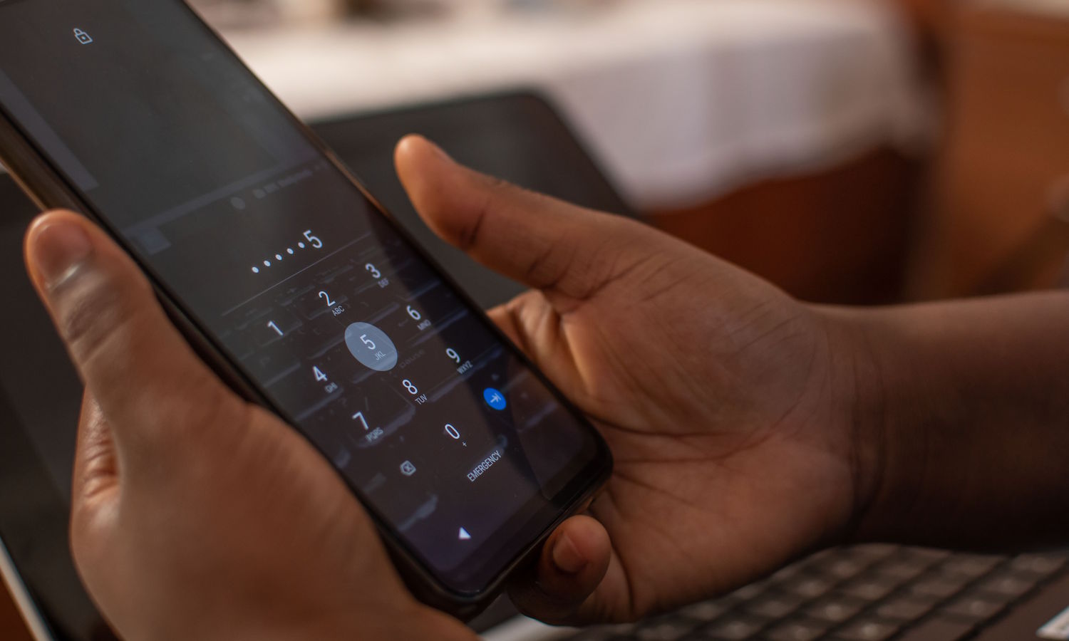 Android sam odblokuje telefon, ale jest haczyk