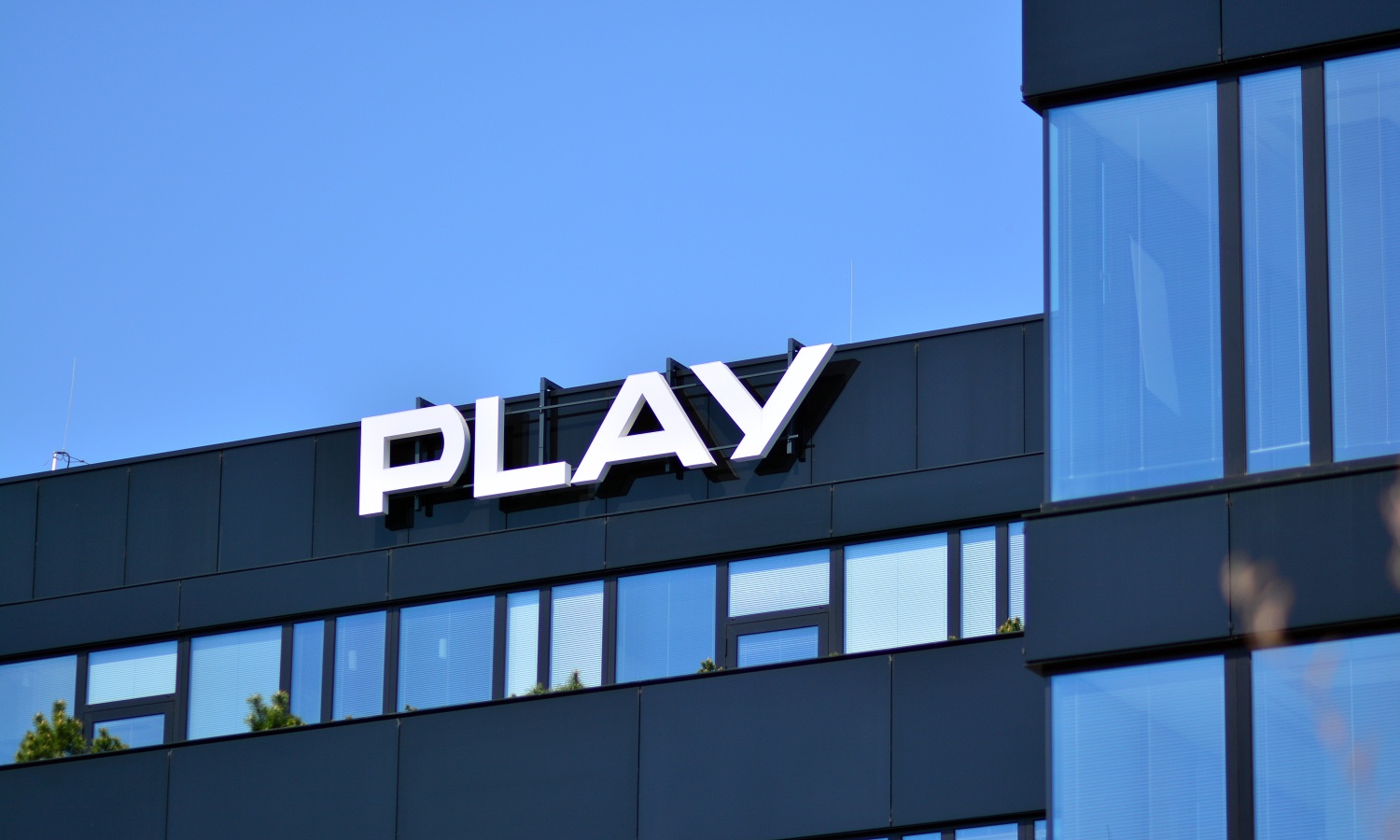 Play po 2025 roku: rekordowe wyniki i koniec z roamingiem