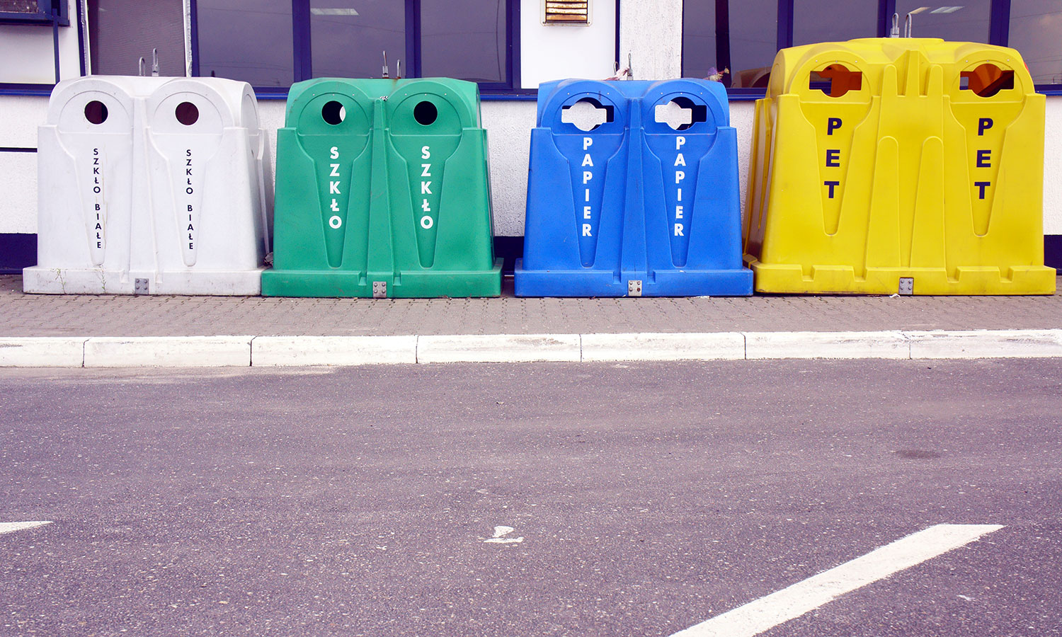 Zmiana w segregacji śmieci? Oto, co oznacza taki kolor pojemnika