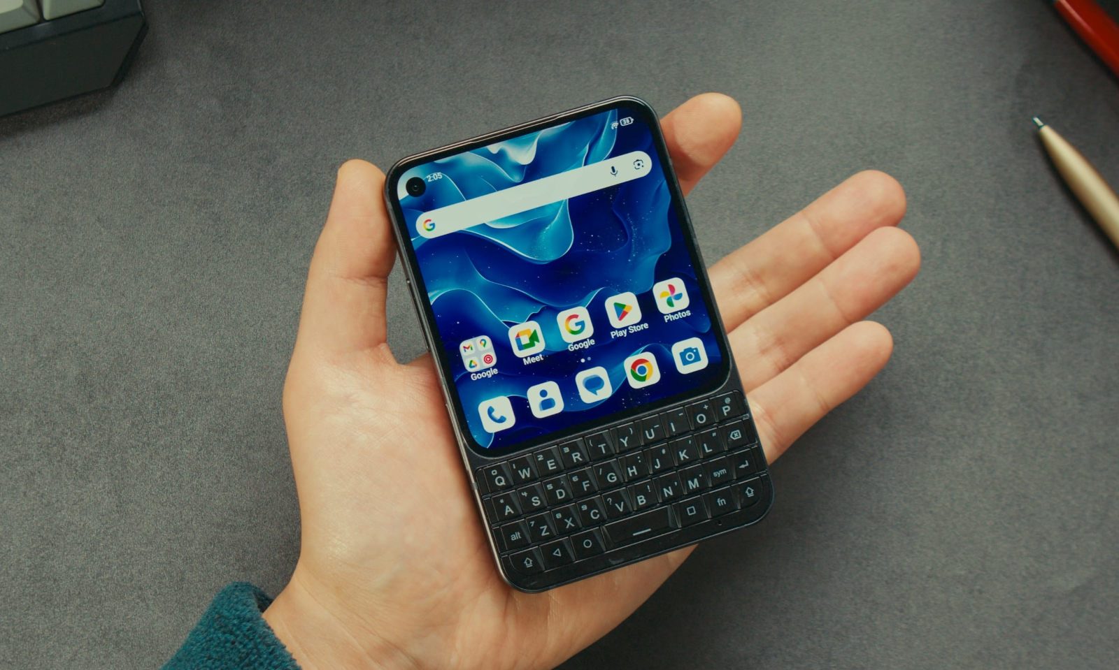 Tęsknisz za BlackBerry? Ten telefon z klawiaturą i Androidem to spełnienie marzeń