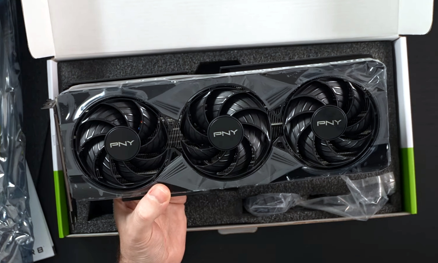 Prawdziwy jackpot na gwarancji. Dostał lepszy sprzęt niż wysłał