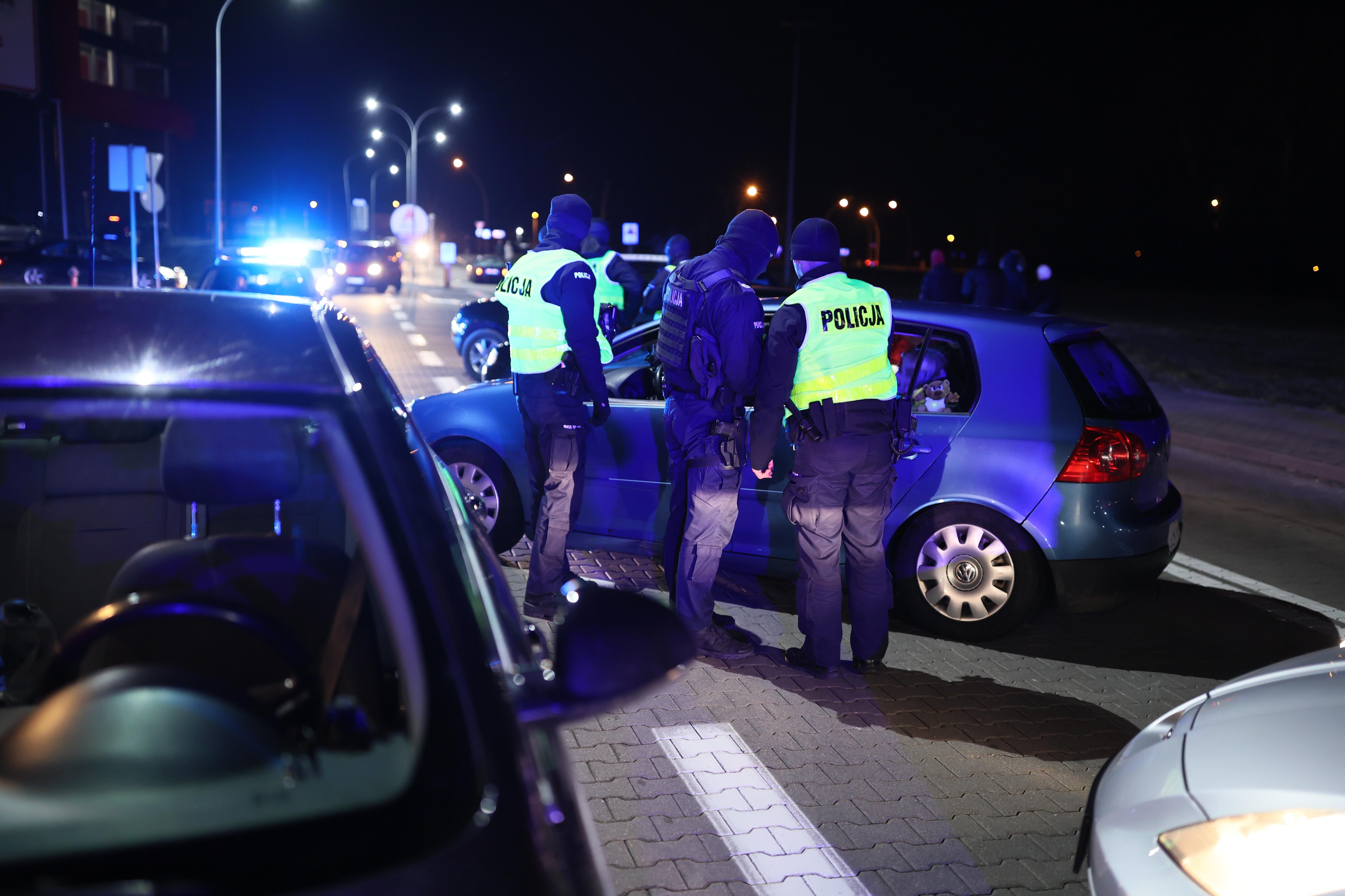 Polska bogaci się na głupocie. Policja zajęła już ponad 15 tys. aut