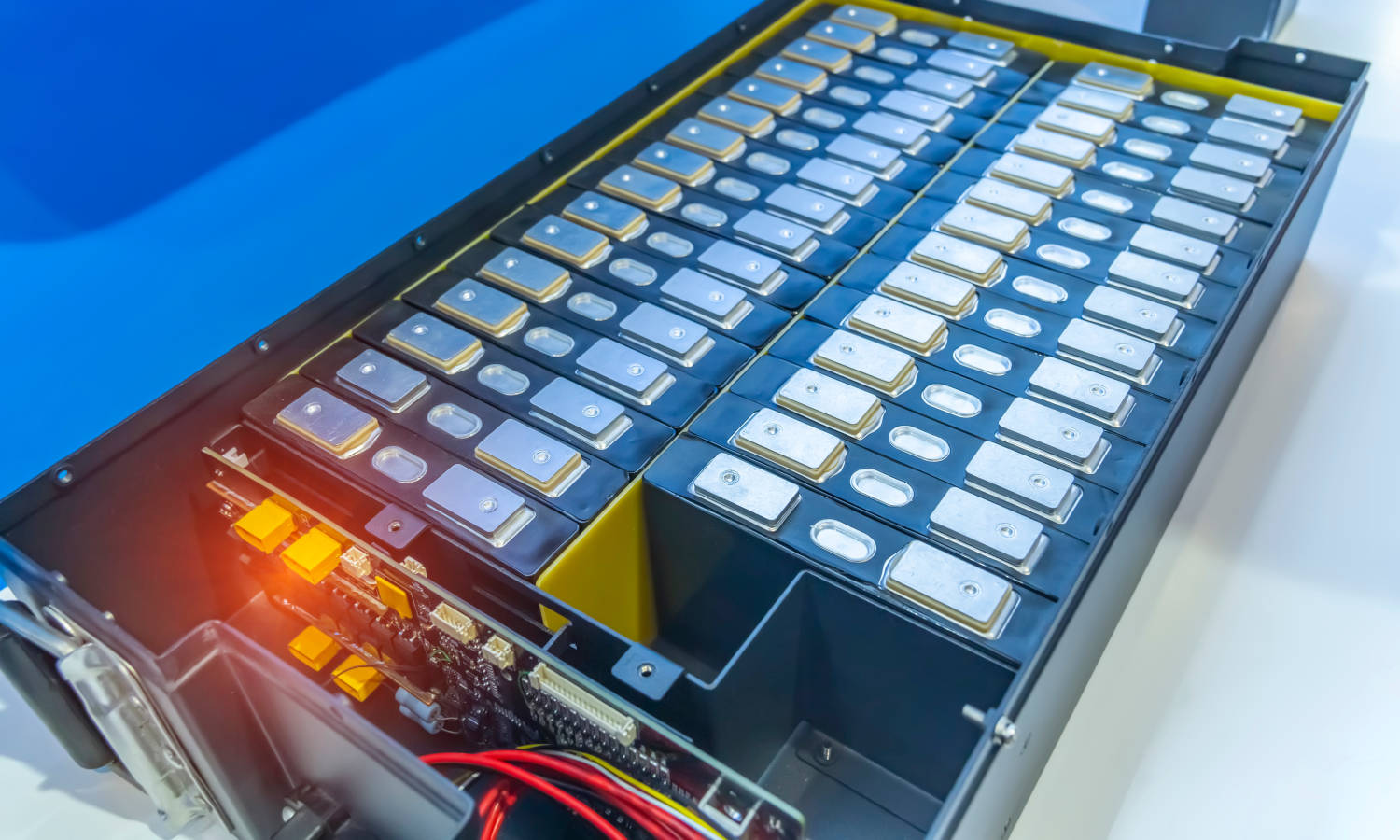 Hui w Koninie, koreańskie baterie w Tomaszowie