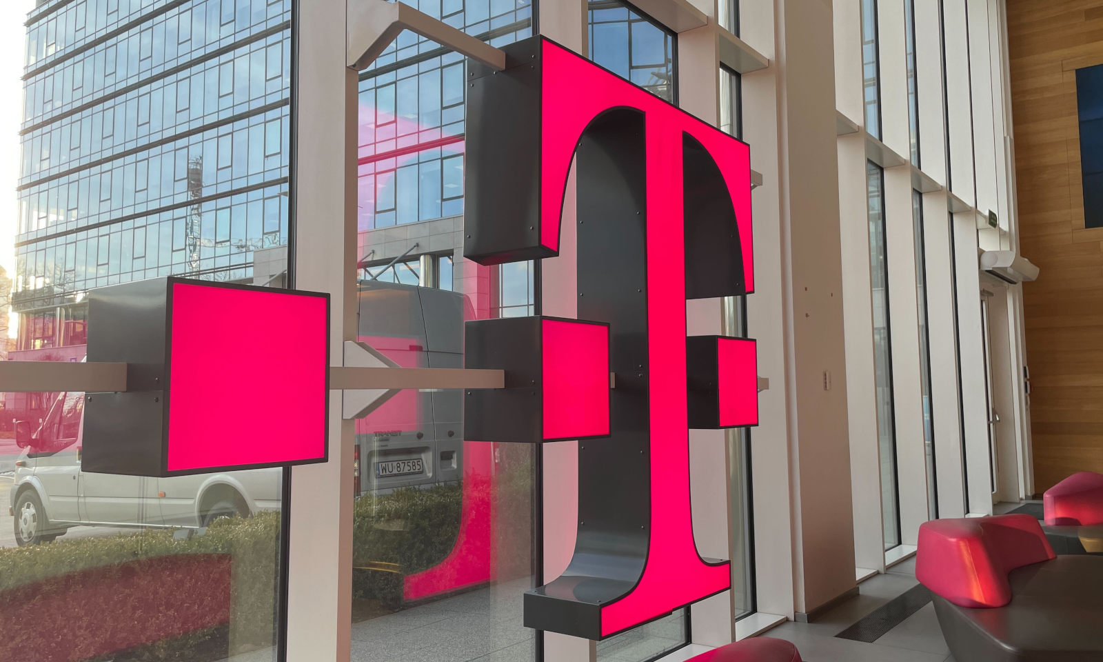 T-Mobile coraz bliżej 99% pokrycia 5G. Są nowe stacje bazowe