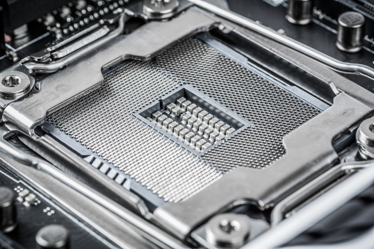 Intel wraca do korzeni. Dostaniemy lepszy system montażu CPU