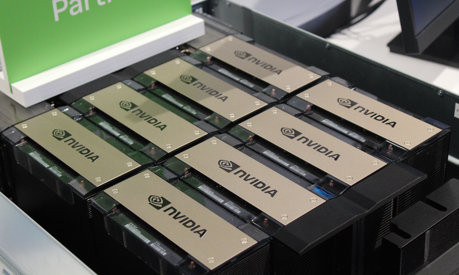 Te układy graficzne kosztują krocie, ale w tym są znacznie gorsze