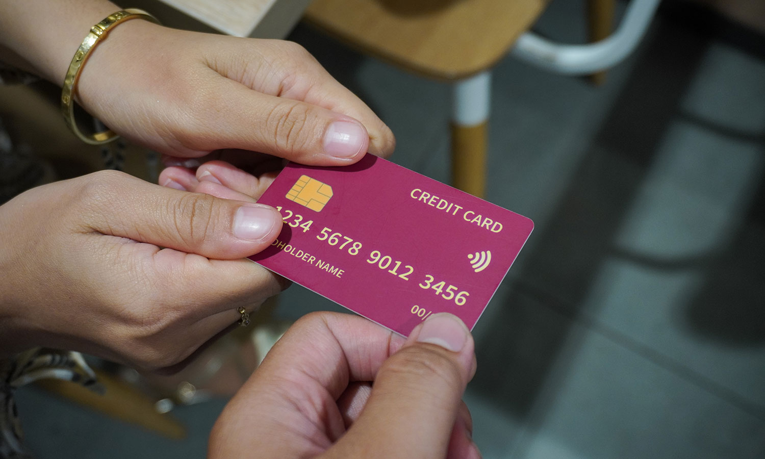 Popełniła wielki błąd z kartą bankową. Straciła 40 tys. zł