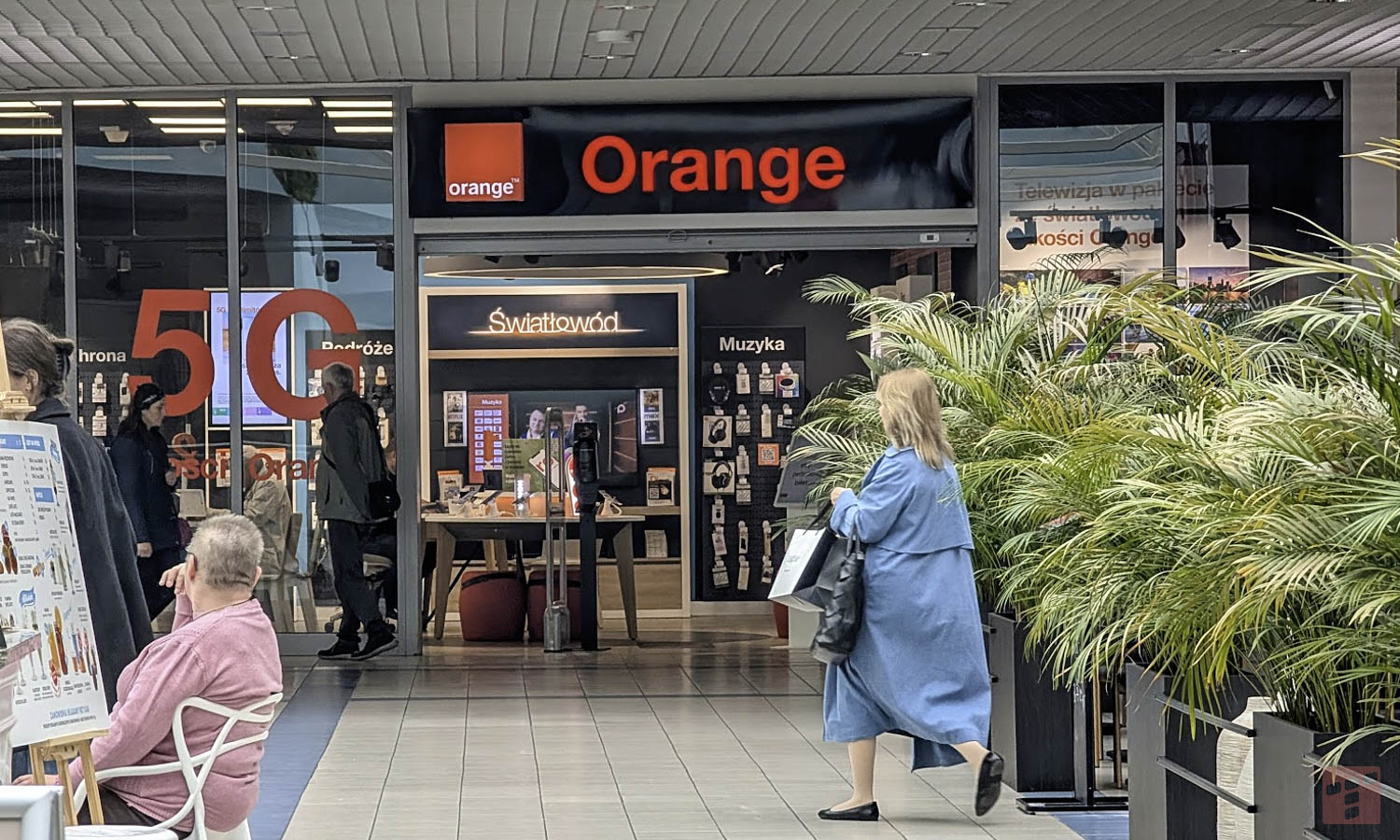 Orange wyciąga wtyczkę. Te usługi znikną na zawsze