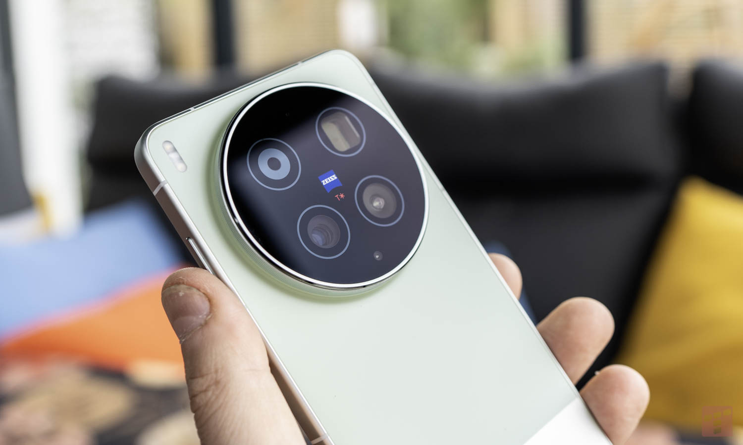 Aparaty Vivo X300 Ultra sprawdzone przed DxOMark. Jest podium