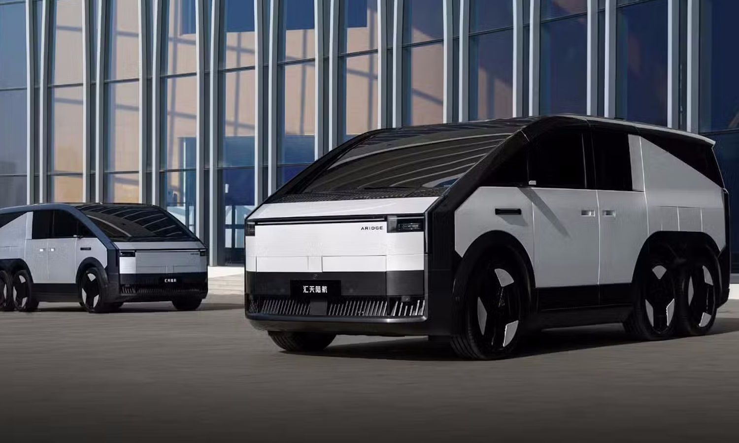 W przyszłym roku pierwszy, latający samochód. No tak jakby...