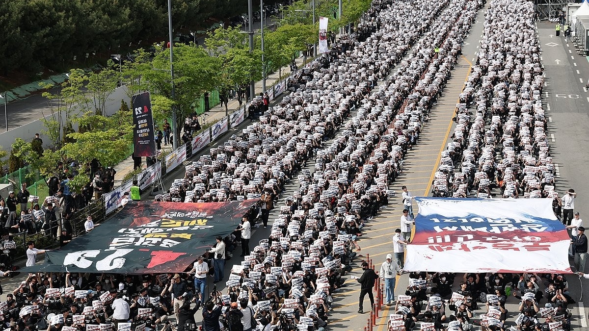 Samsung sparaliżowany. 30 000 pracowników wyszło na ulice