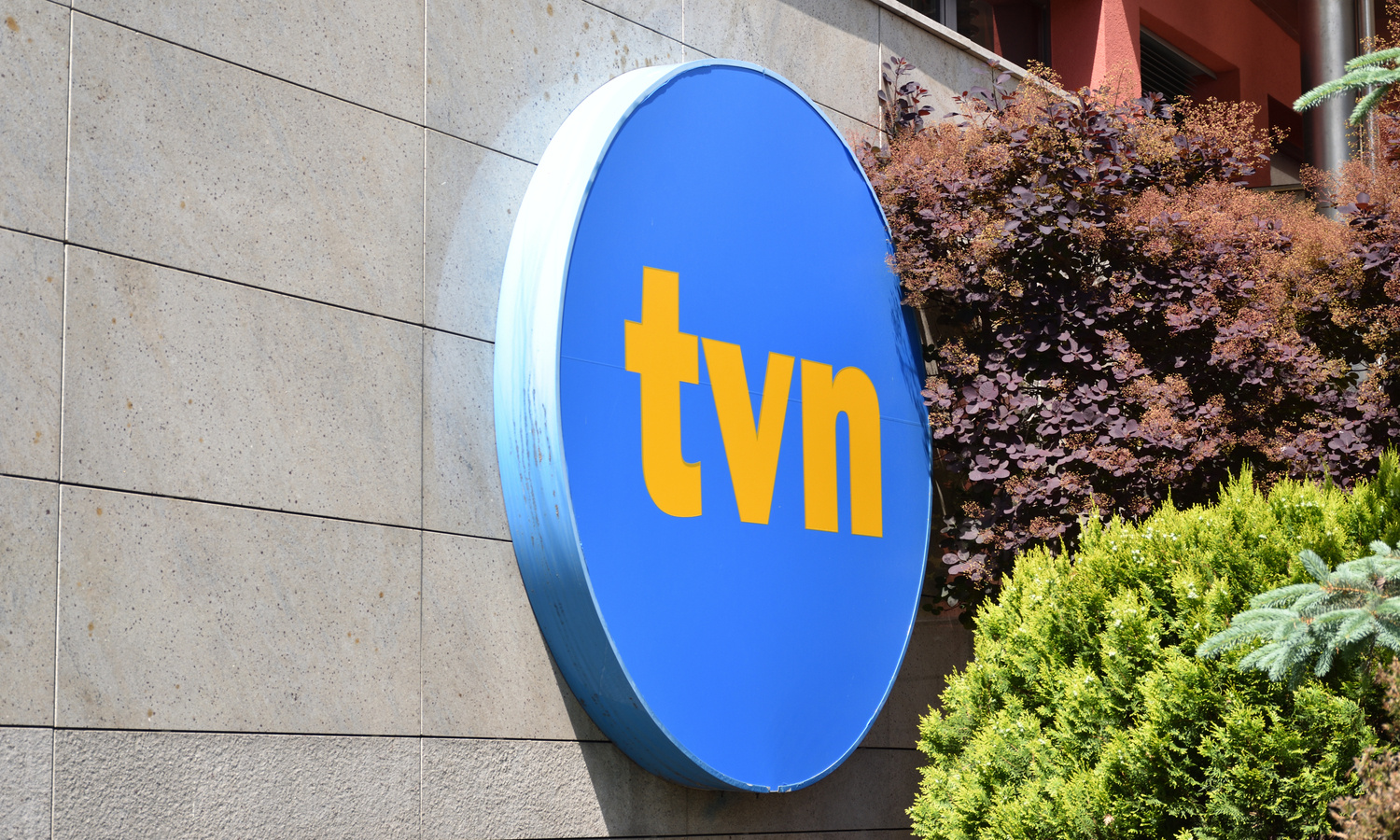 TVN z nową nazwą i logo? Prawicowy kierunek stacji wciąż niepewny