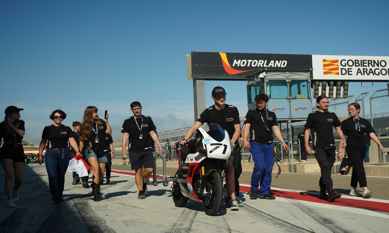 Polakom zamarzył się elektryczny motocykl. Najlepszy na świecie