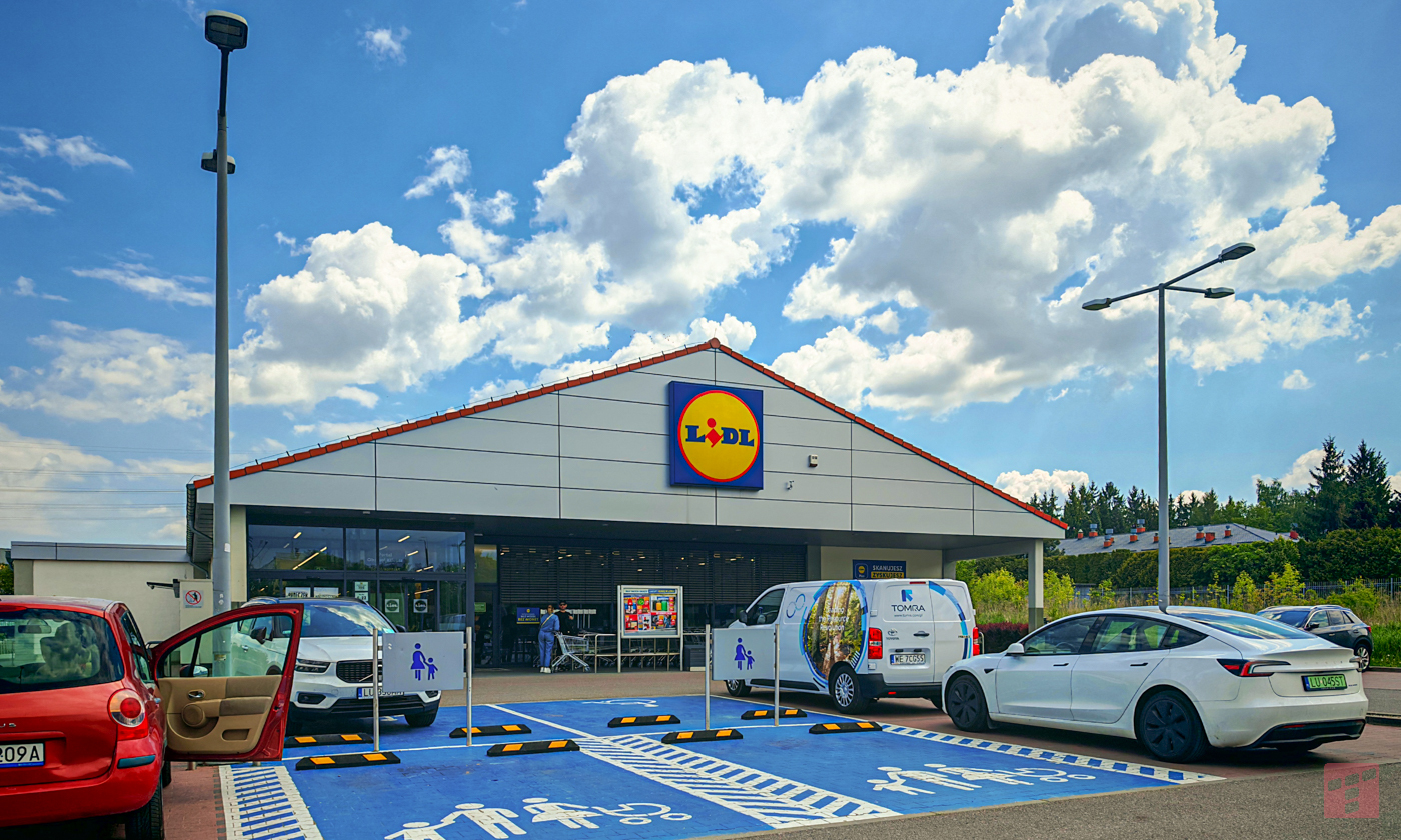 Lidl testuje nową usługę. Wystarczy mieć aplikację i samochód