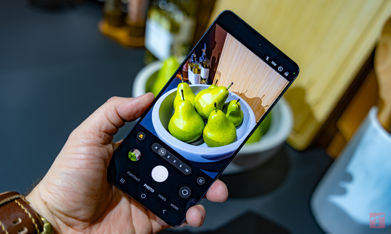 Samsung raczy żartować? Chińskie ekrany w Galaxy S27