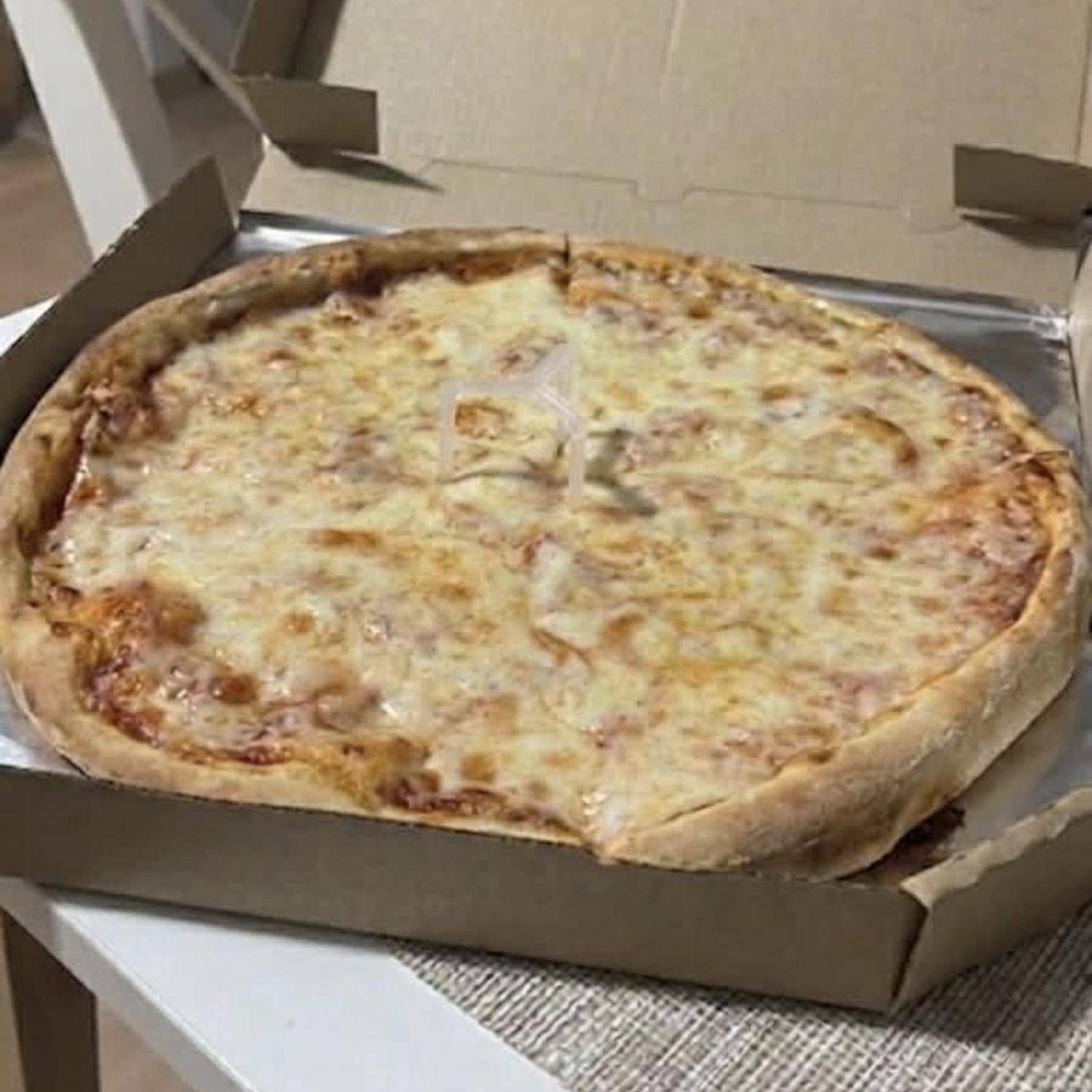 Chytra baba z Rzeszowa chciała oszukać pizzerię zdjęciem z AI