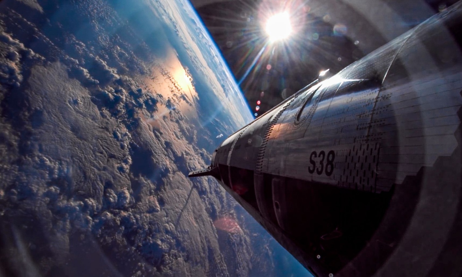 Starship V3 poleciał w kosmos, a SpaceX szykuje się do debiutu na giełdzie