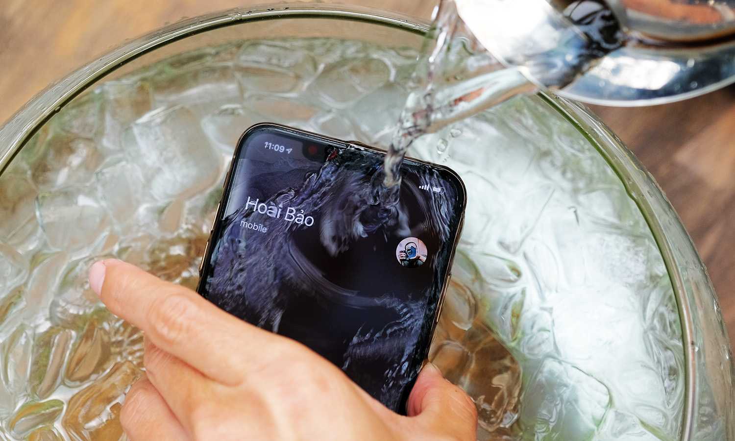 Xiaomi łaskawie naprawi zalane telefony. Te wodoszczelne