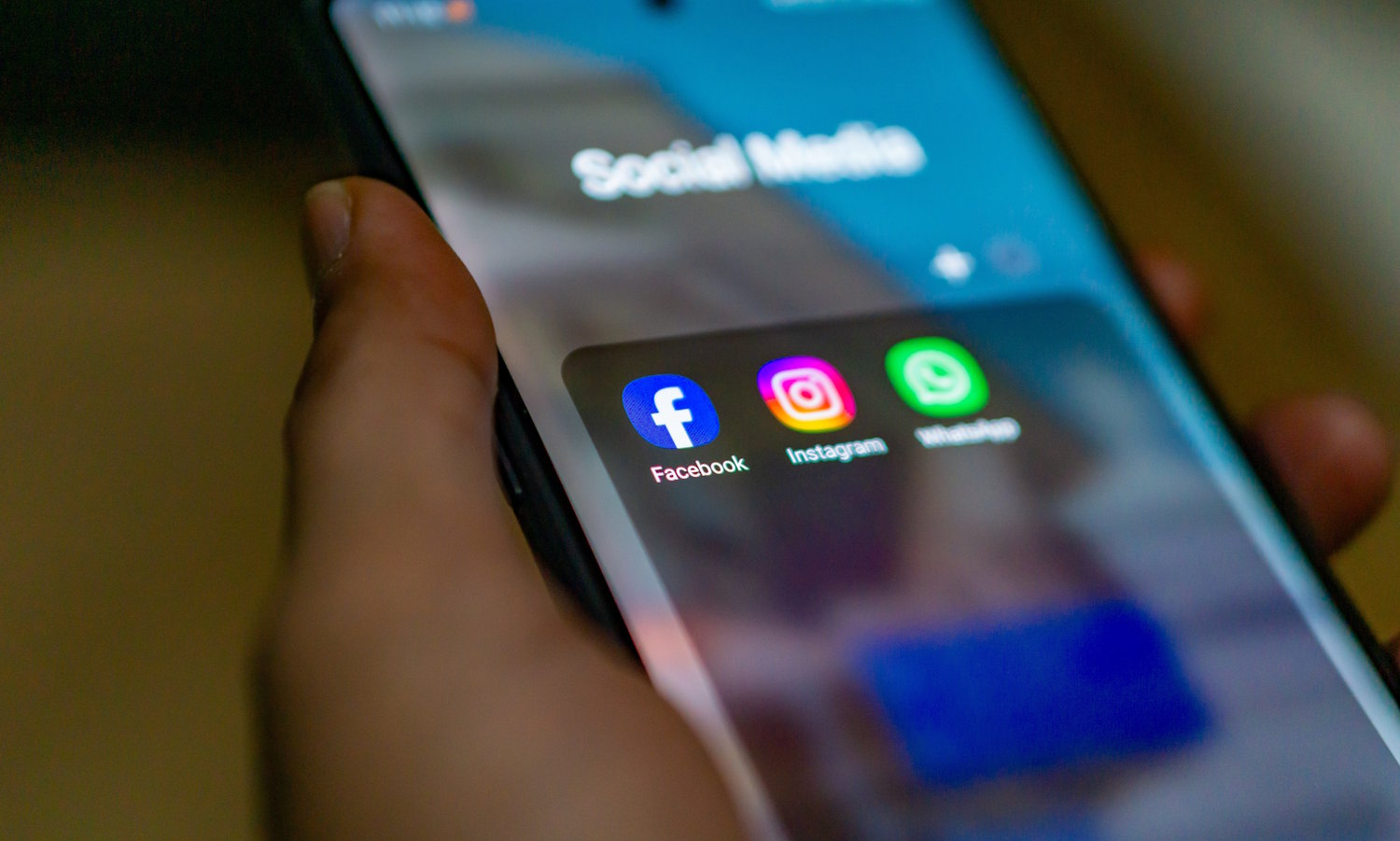 Subskrypcja na WhatsAppa, Instagrama i Facebooka. To już się dzieje