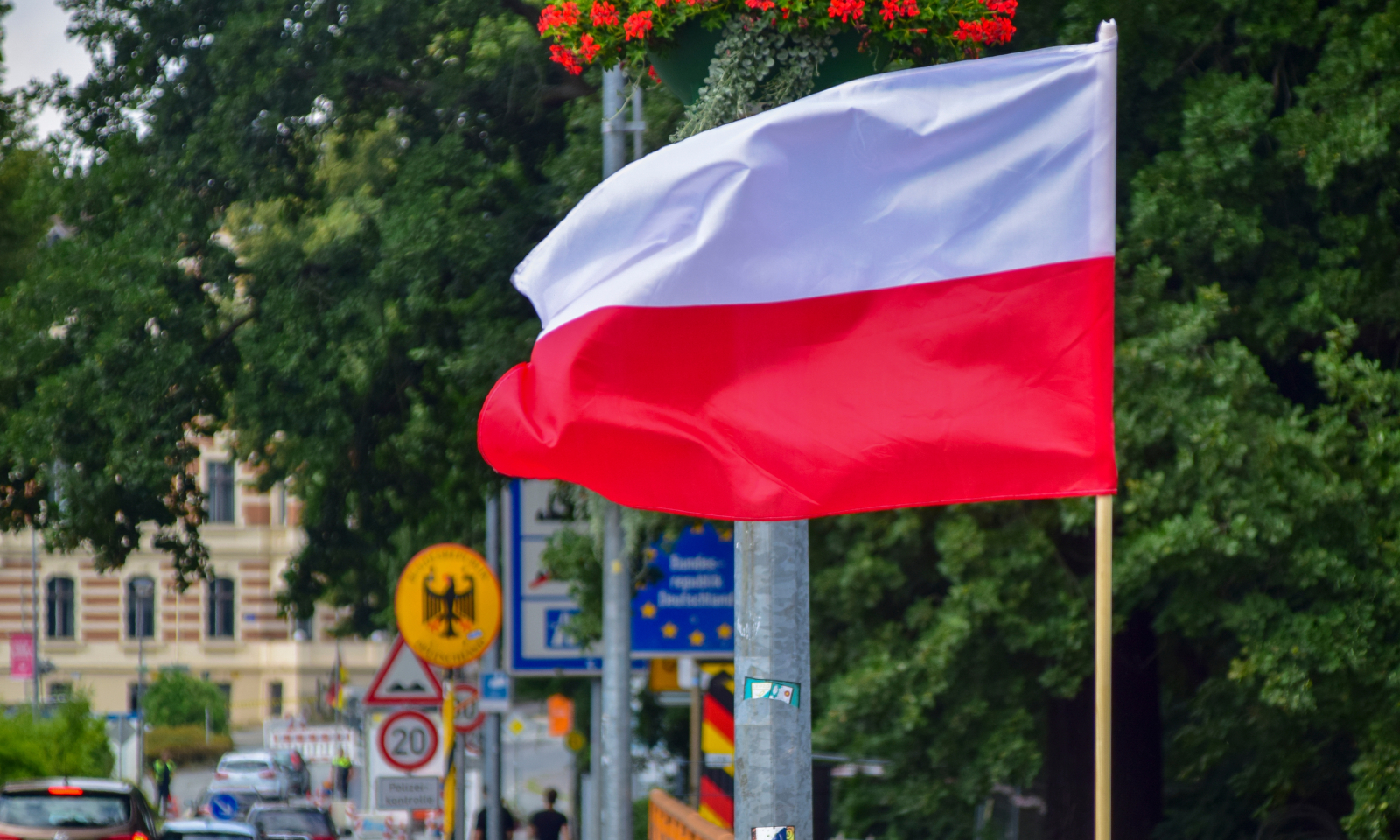 Polska deklasuje Niemcy w prędkości internetu. Zaskakujący raport