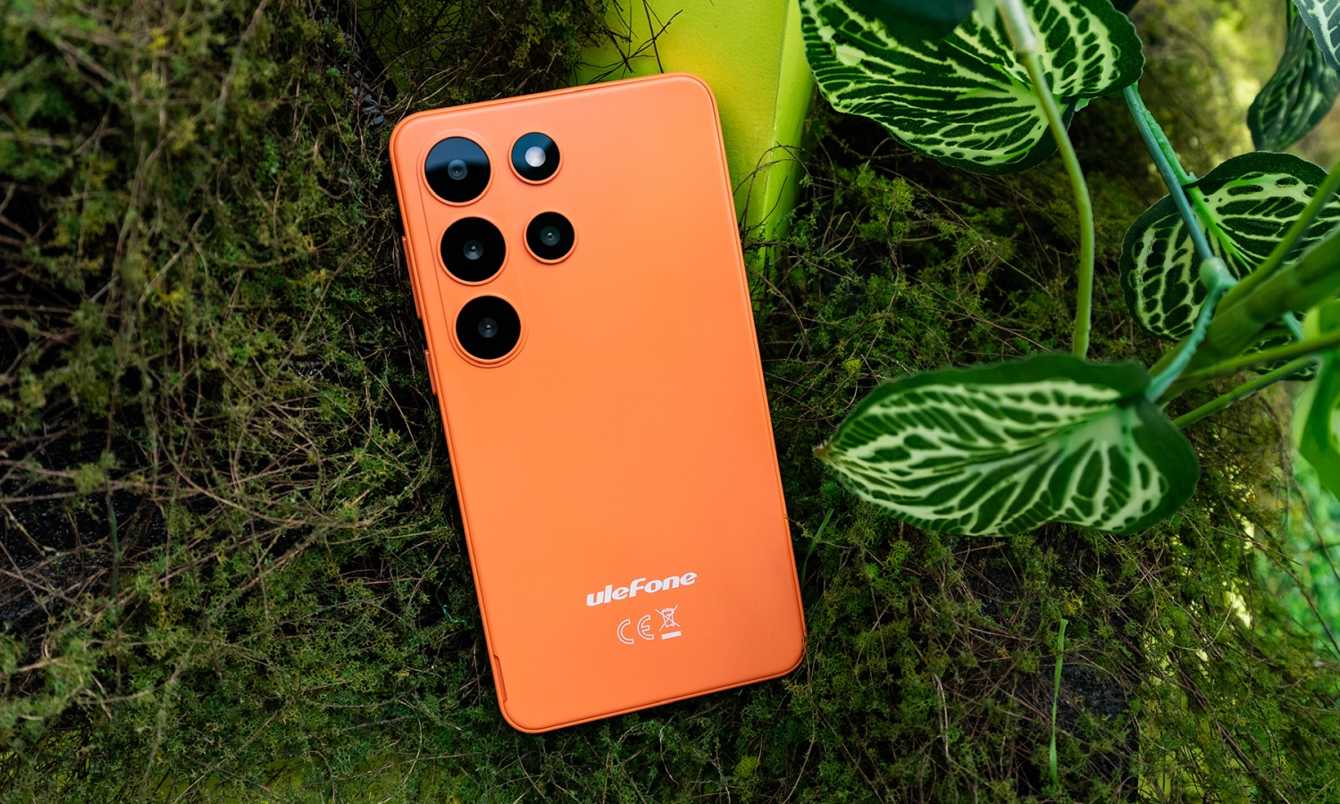 Malutki telefon ze sznytem Samsunga i ceną 250 zł