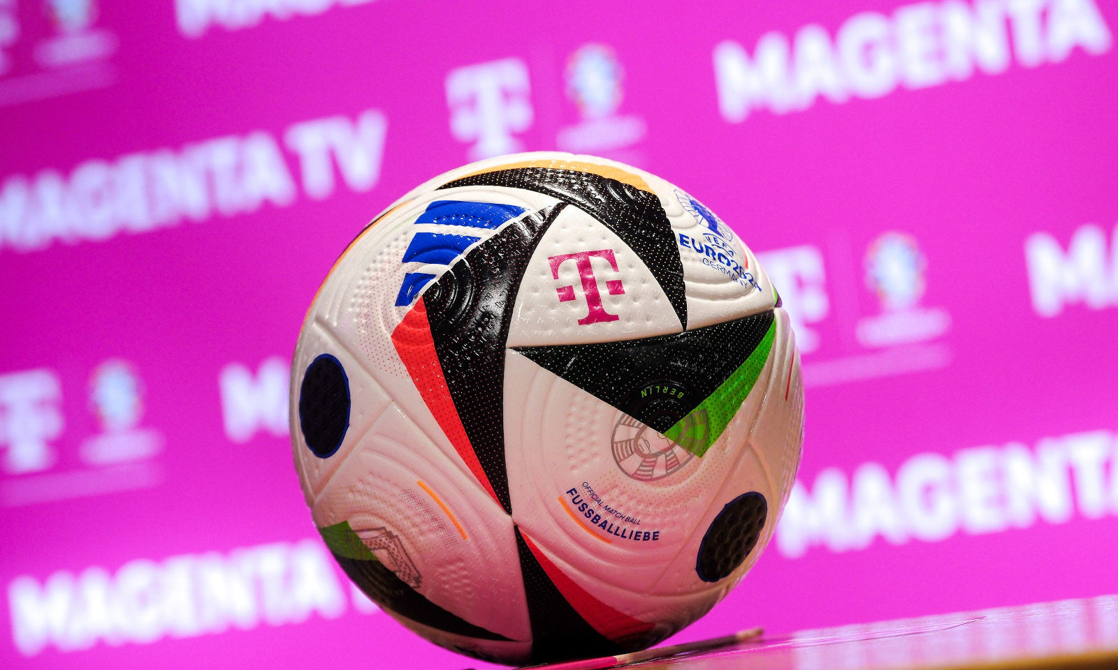 T-Mobile rzuca wyzwanie kibicom. Zrobisz jeden błąd i dyskwalifikacja