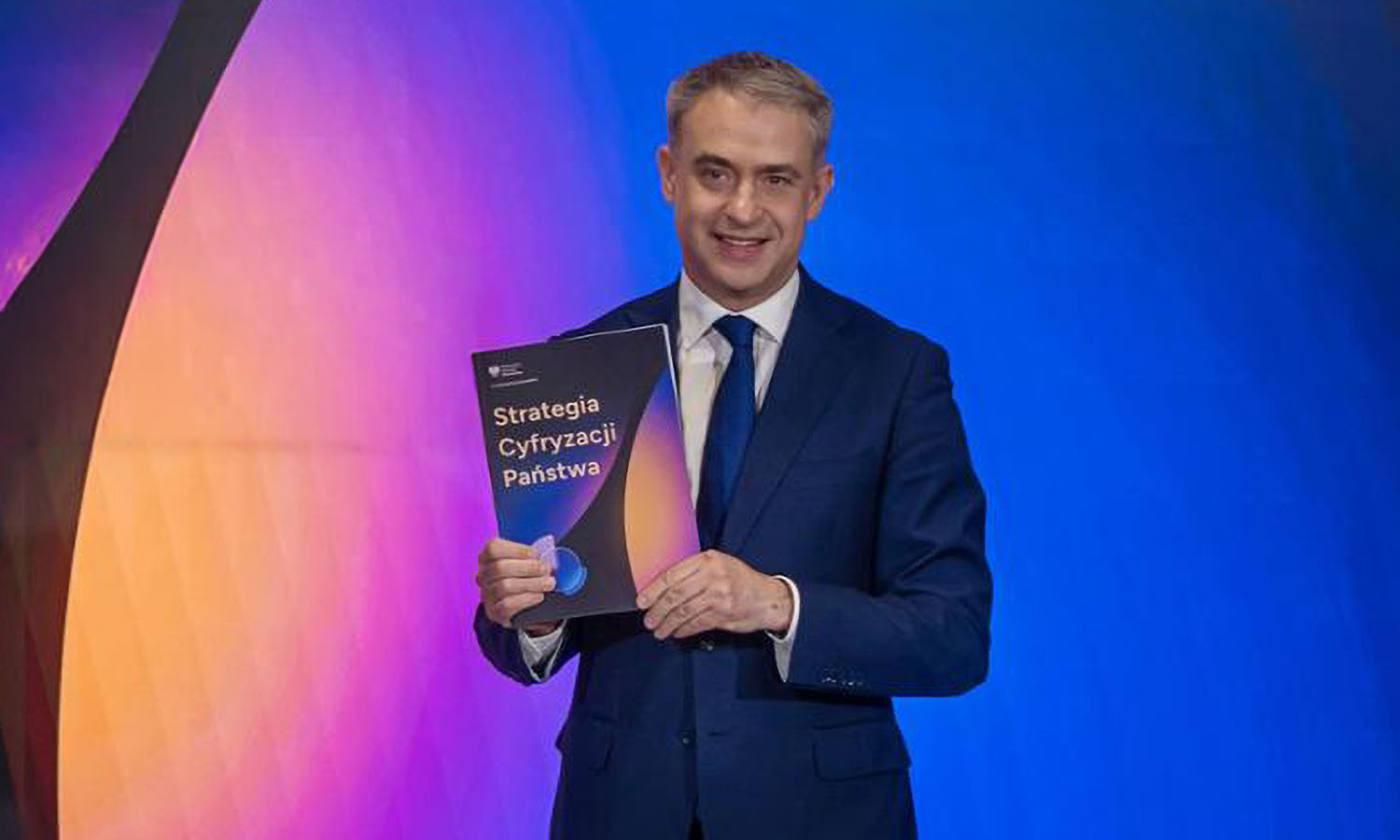Koniec z bieganiem po urzędach. Rząd ma wielki plan do 2035 roku