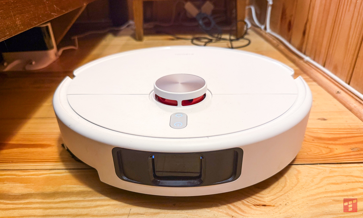 Xiaomi Vacuum S40 Pro trzymam pod łóżkiem. Dobrze wydane 800 zł