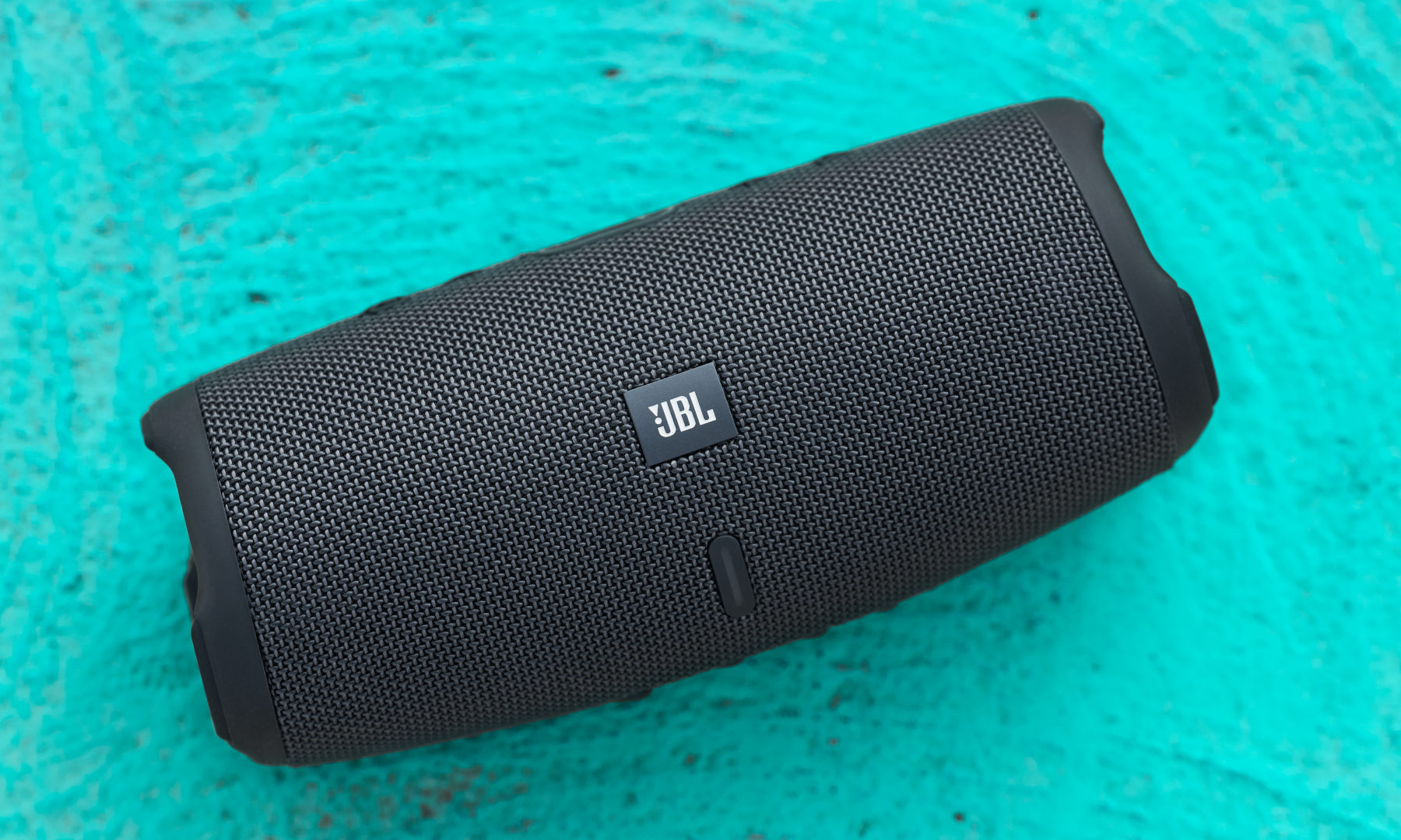 JBL z nowym dźwiękowym terrorystą. Na wakacje jak znalazł