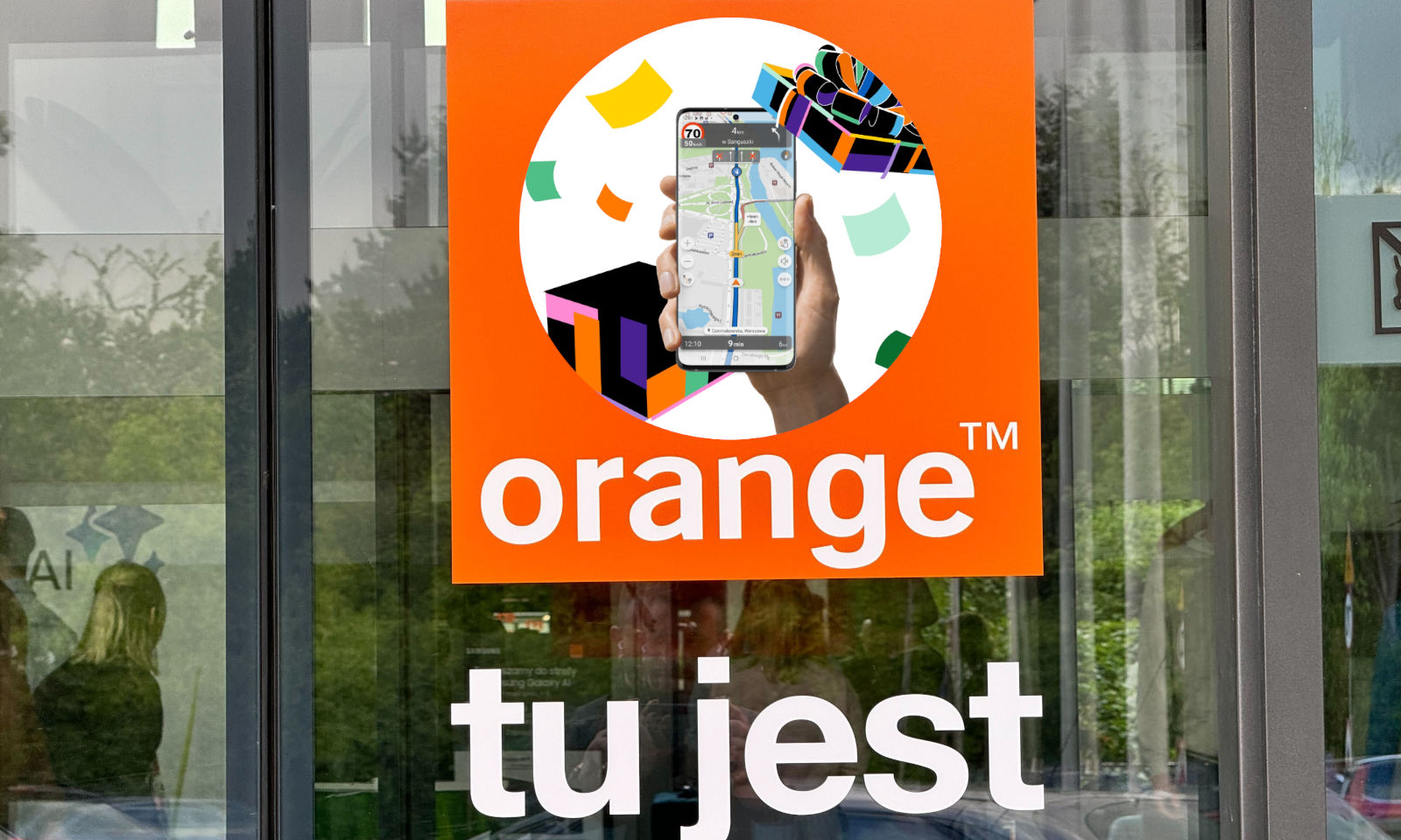 Orange rozdaje darmowe paliwo i kluczyki do nowej Mazdy. Warunek jest jeden