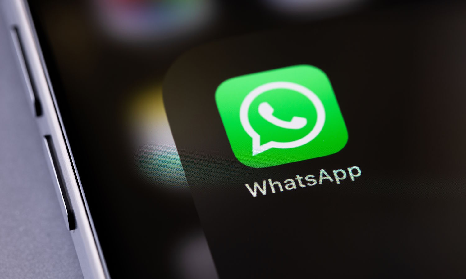 WhatsApp z małą, zieloną kropką. Co oznacza?