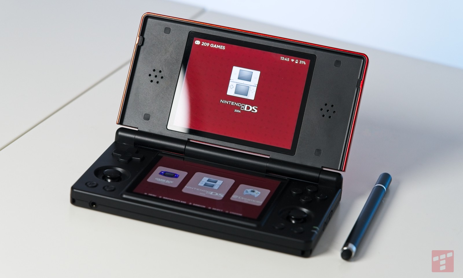 Tęsknisz za Nintendo DS? Ta konsola jest dla Ciebie