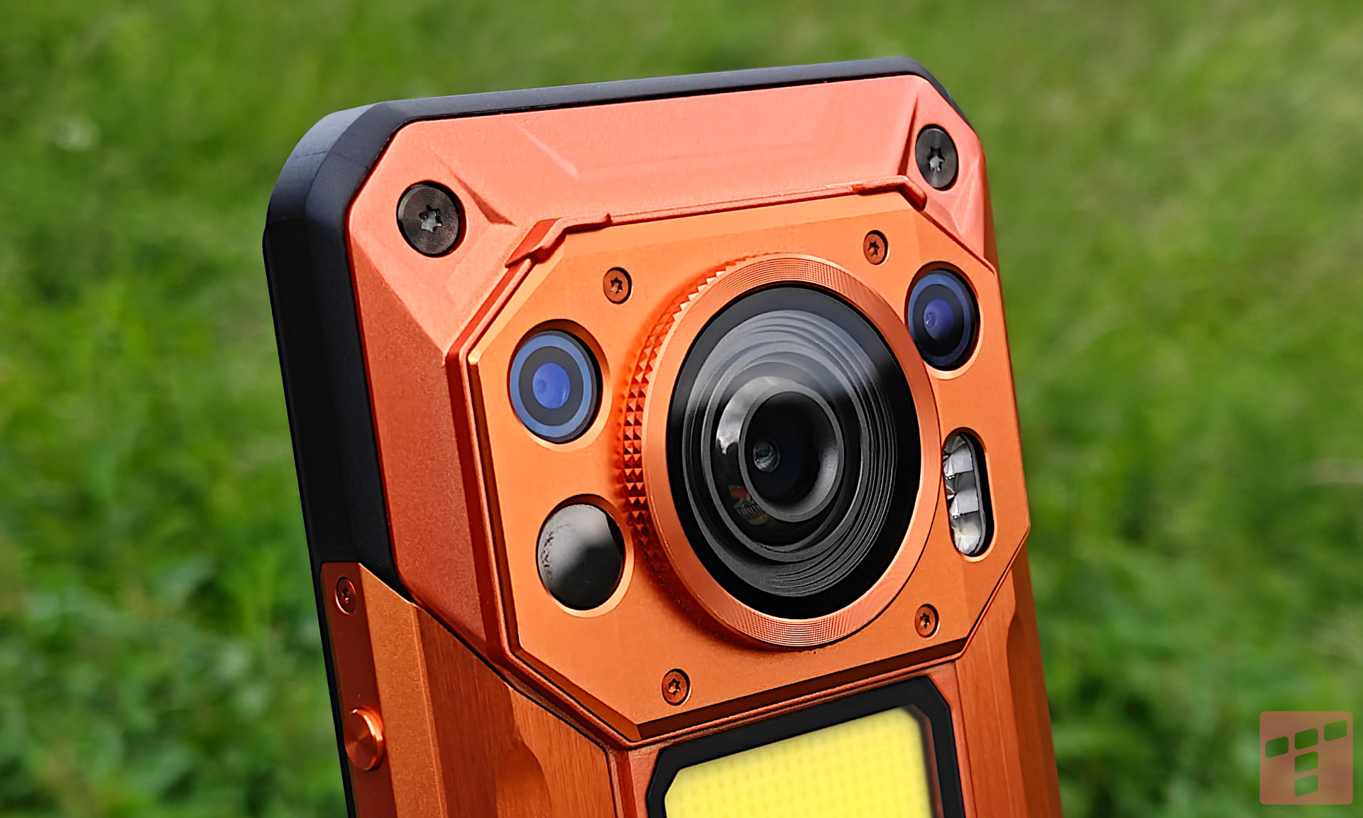 Pancerniak z przyciskiem śmierci. Oukitel WP500 Ultra zaskakuje (test)
