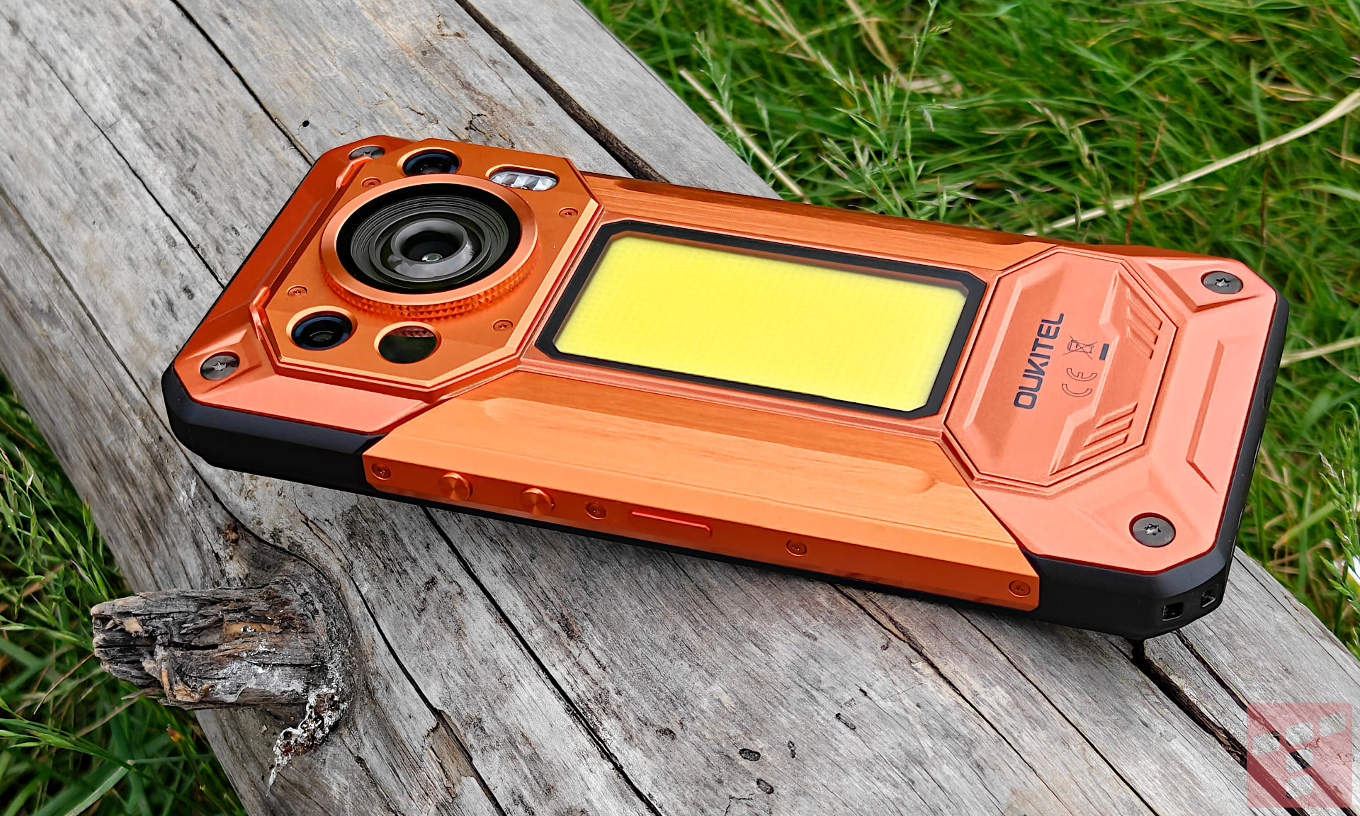 Pancerniak z przyciskiem śmierci. Oukitel WP500 Ultra zaskakuje (test)