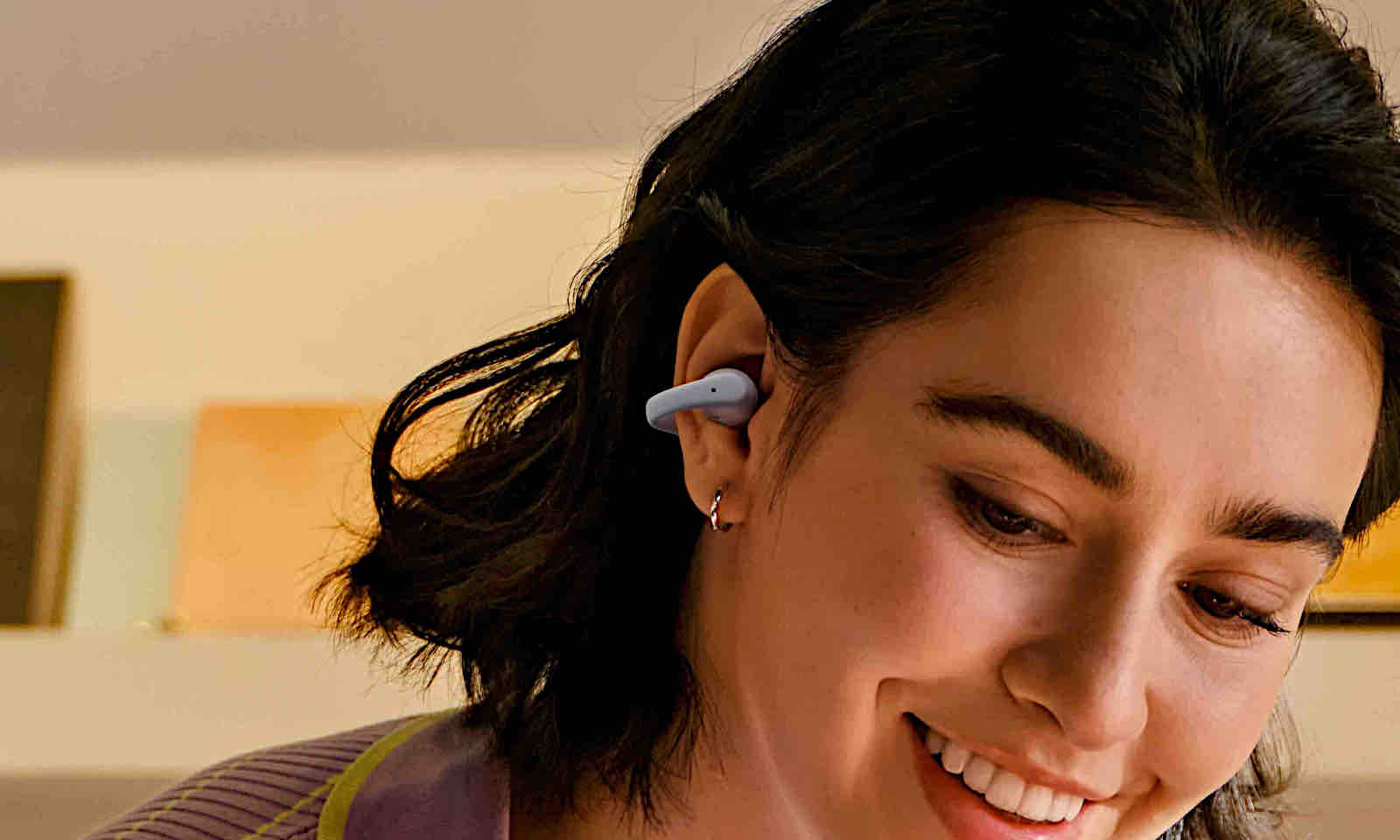 Wygodne jak klips, grające jak Shokz. Nowe słuchawki OpenDots w Polsce