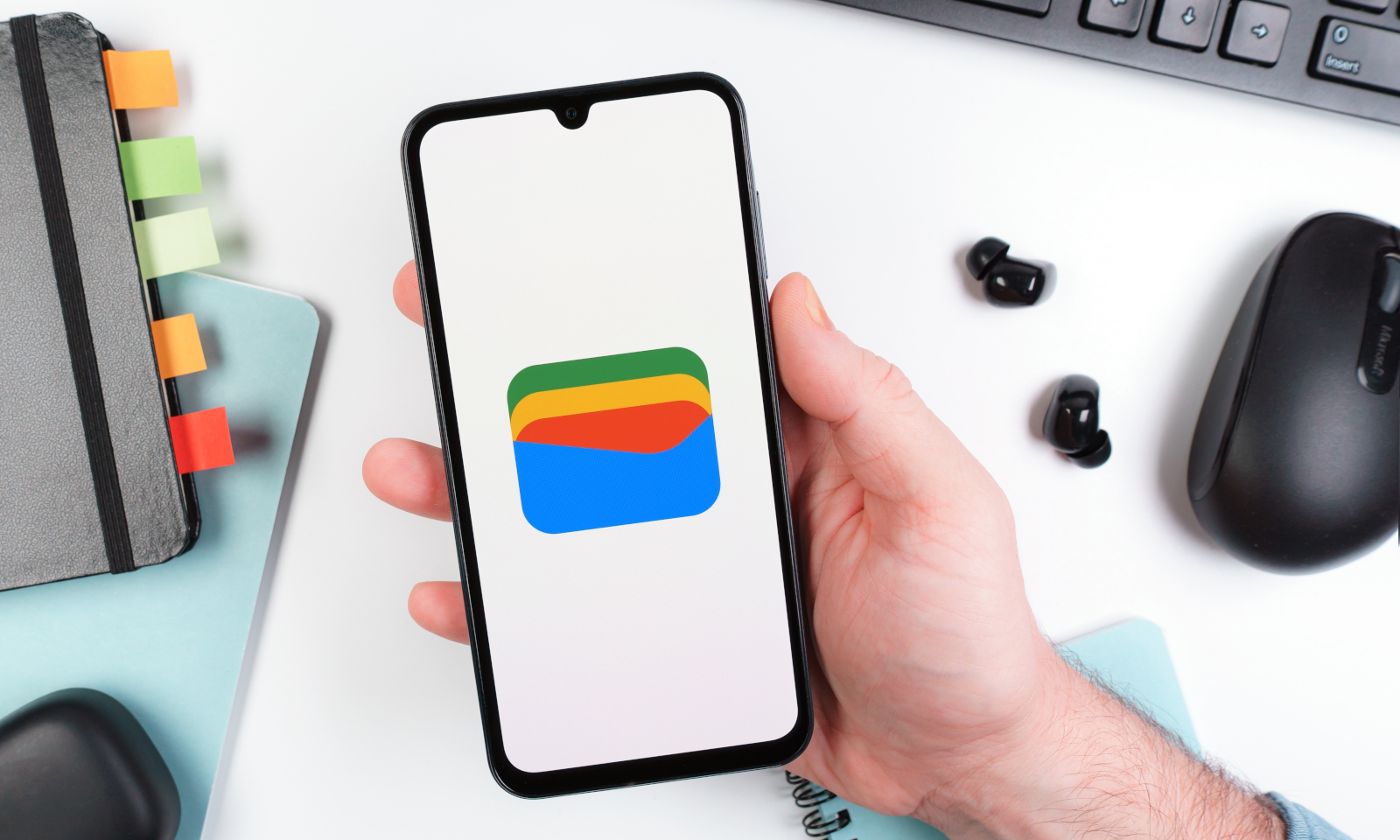 Rząd każe sprawdzać wiek w sieci. Z pomocą przyjdzie... Portfel Google