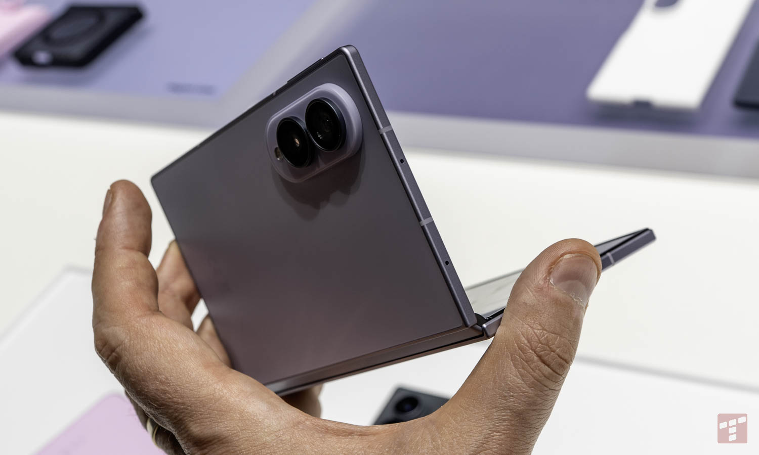 Próbował złamać Galaxy Z Fold8. Znamy rezultat