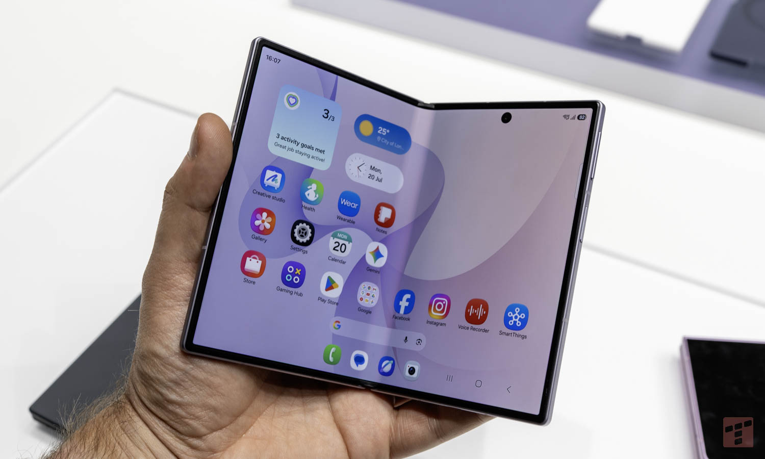 Galaxy Z Fold8 ma problem. Naprawa to koszmar