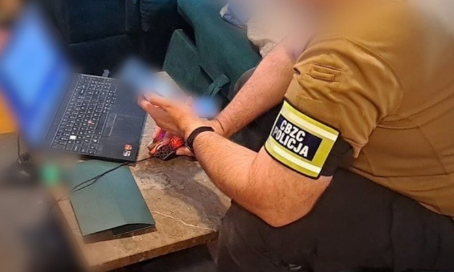 Polska Policja rozbiła grupę cyberprzestępców. Najmłodszy miał 12 lat