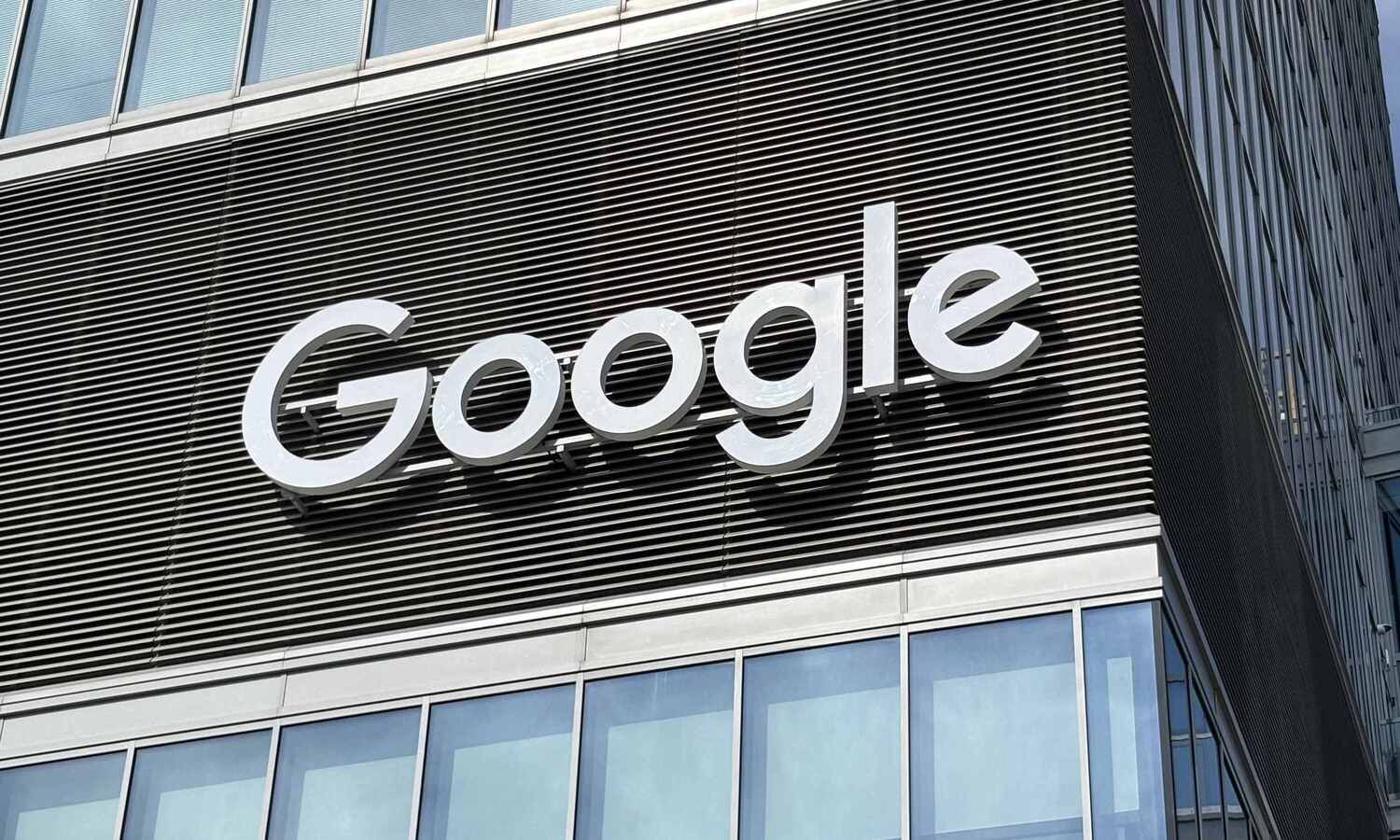 Google z gigantyczną karą od KE. Jak odpowiedzą Amerykanie?