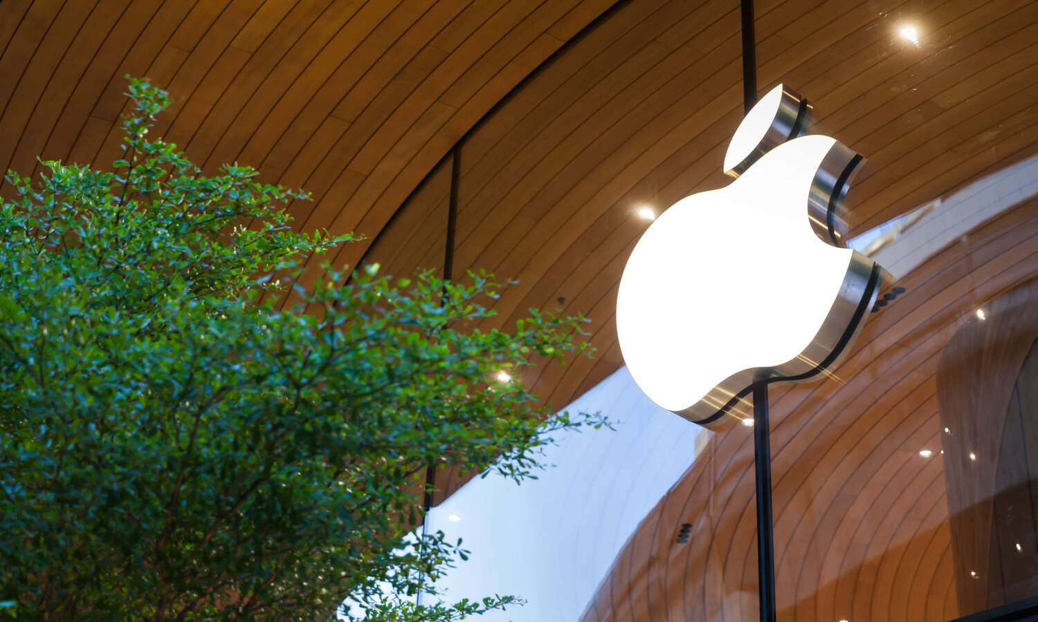 Ciemne chmury nad Apple. Szykujcie się na wzrost cen iPhone'ów