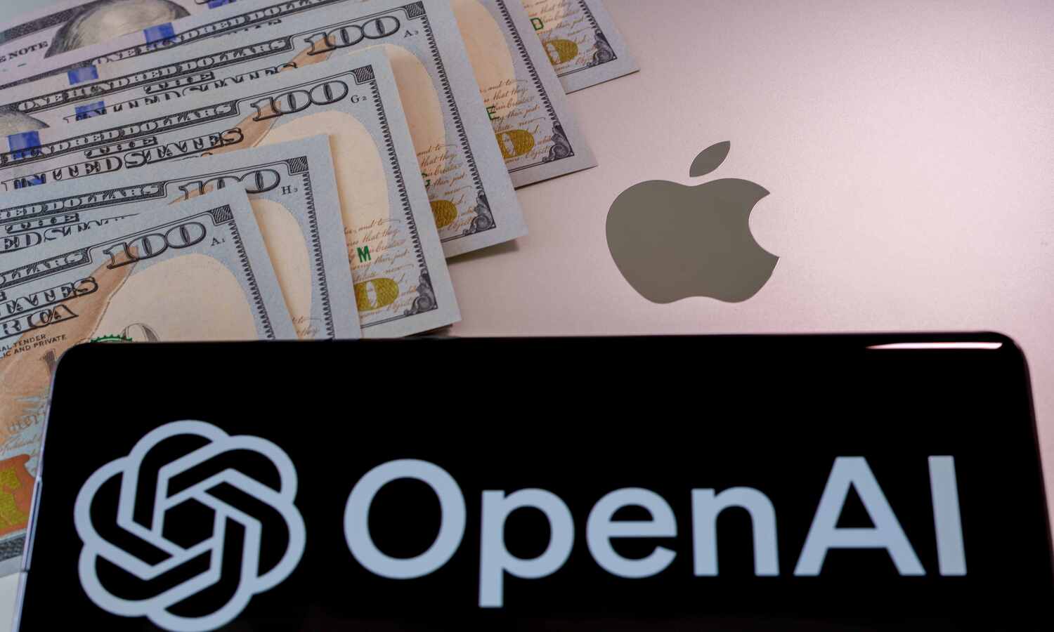 Apple idzie na noże z OpenAI. Sprzętowa rewolucja wstrzymana?