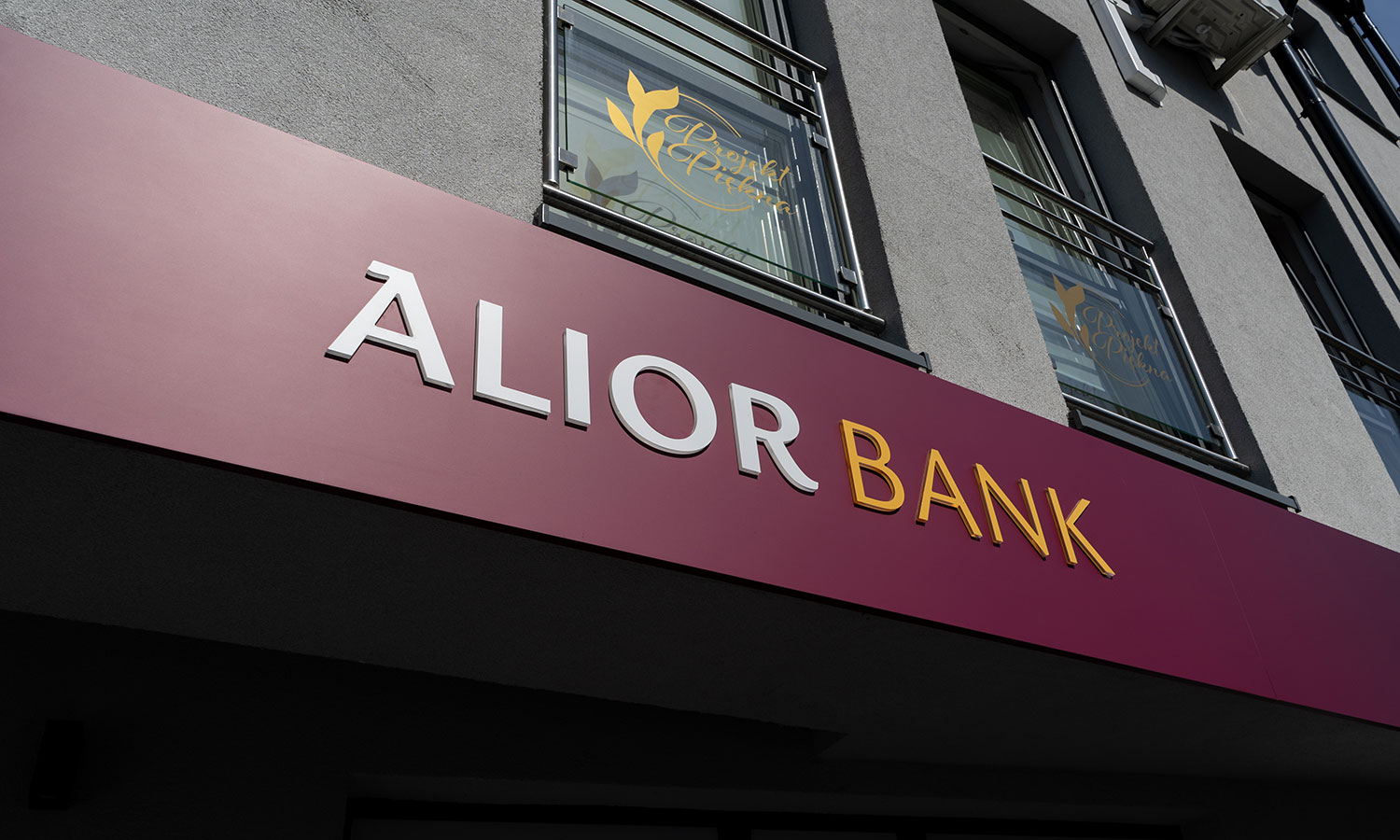 Alior Bank wydał komunikat. Im szybciej klienci się zapoznają, tym lepiej