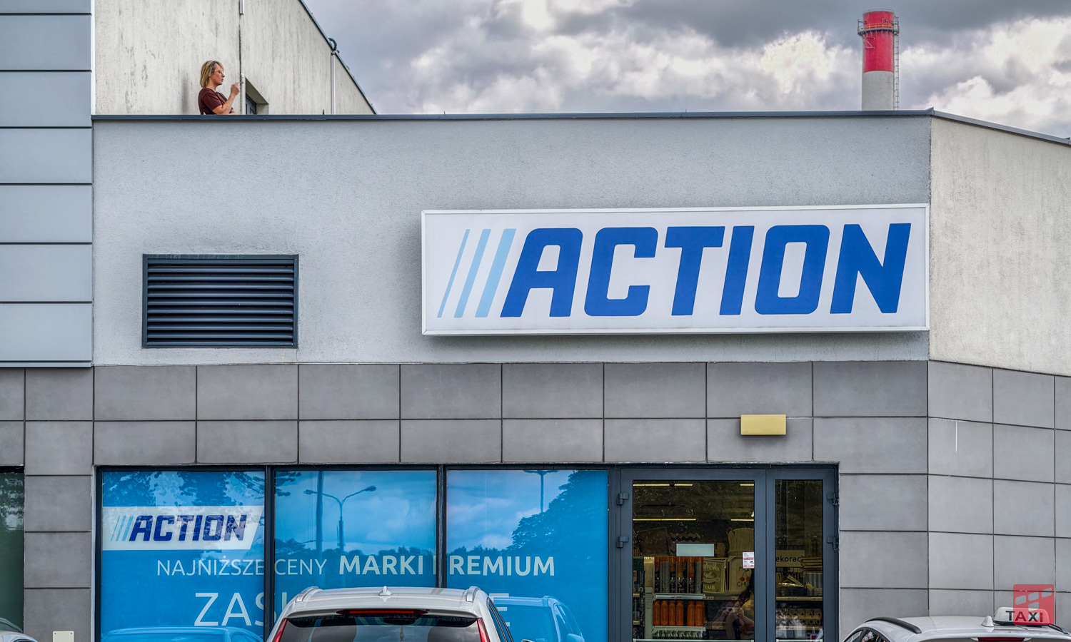 Action za 56,98 zł sprzedaje specjalne kaski do rowerów elektrycznych