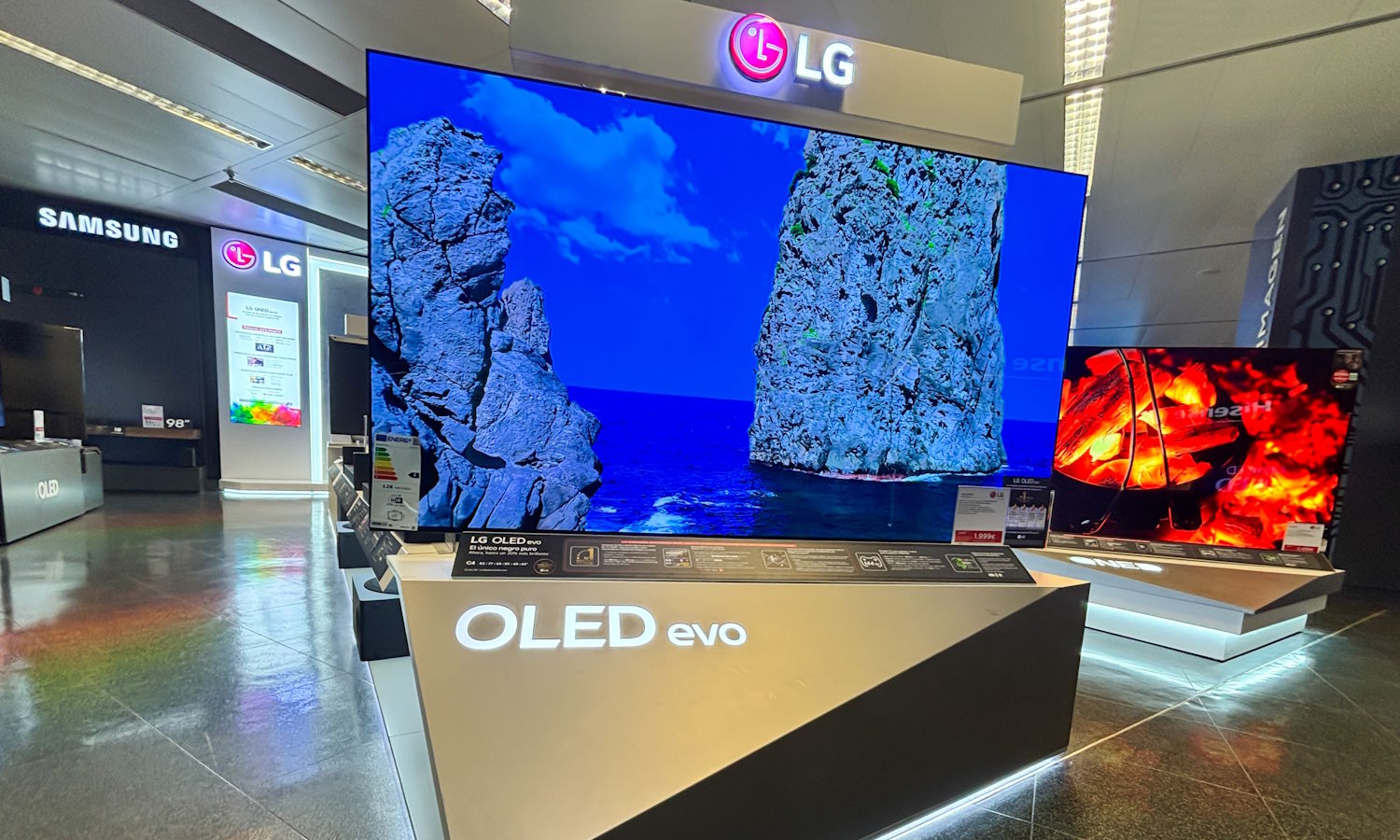 Lepsze, tańsze i bardziej trwałe ekrany OLED. Idzie nowe