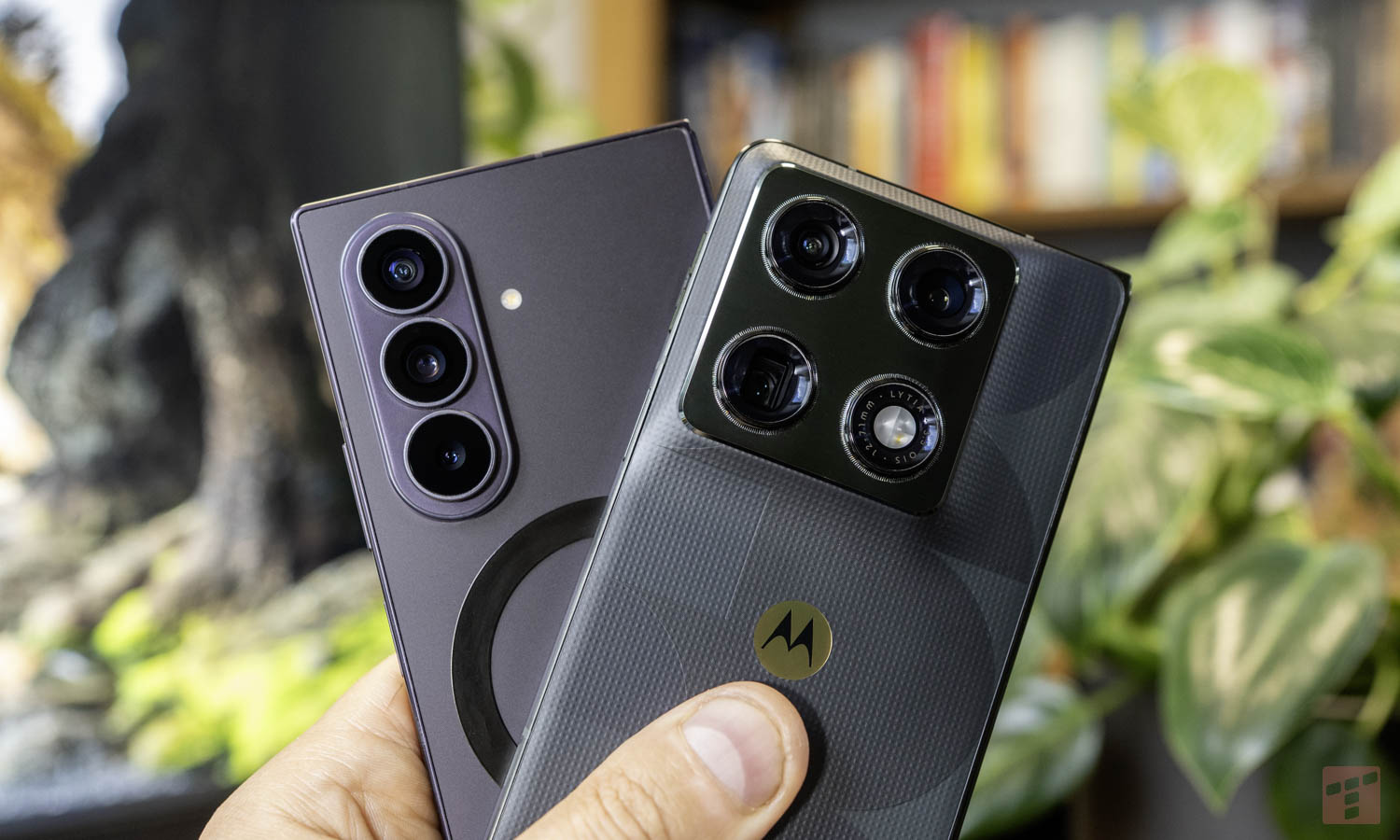 Motorola znów zawstydzi Samsunga? Fotopojedynek Foldów