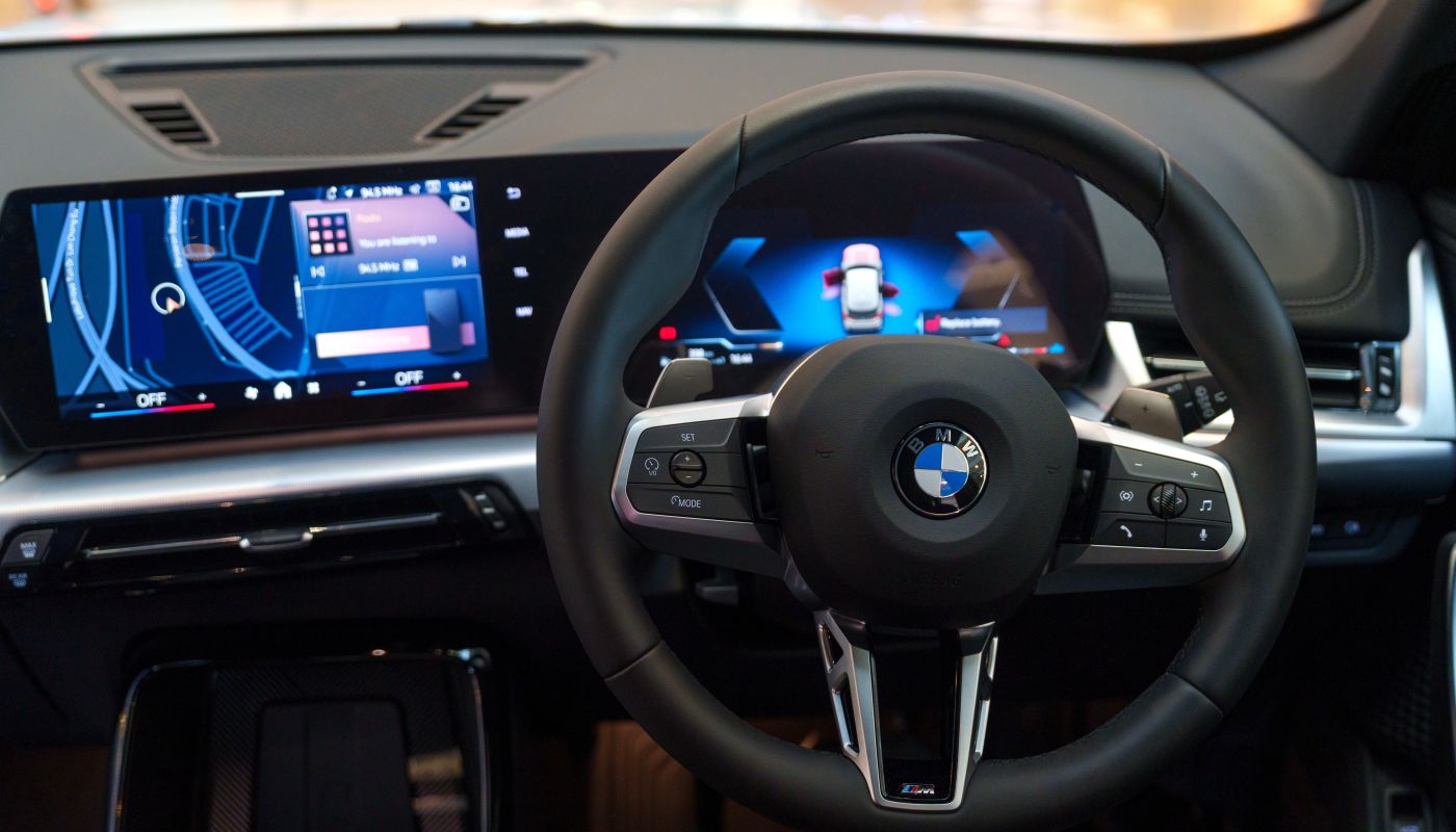 Kiedyś były w każdym aucie. Dziś znikają, a BMW obwinia młodych