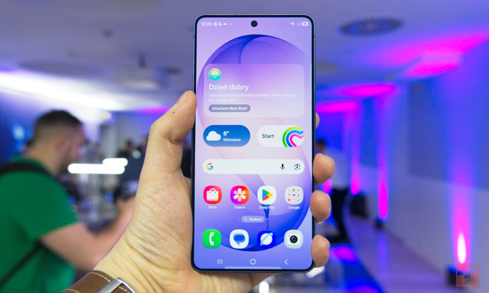 Samsung psuje klientom telefony. Chodzi o kolorowe kropki